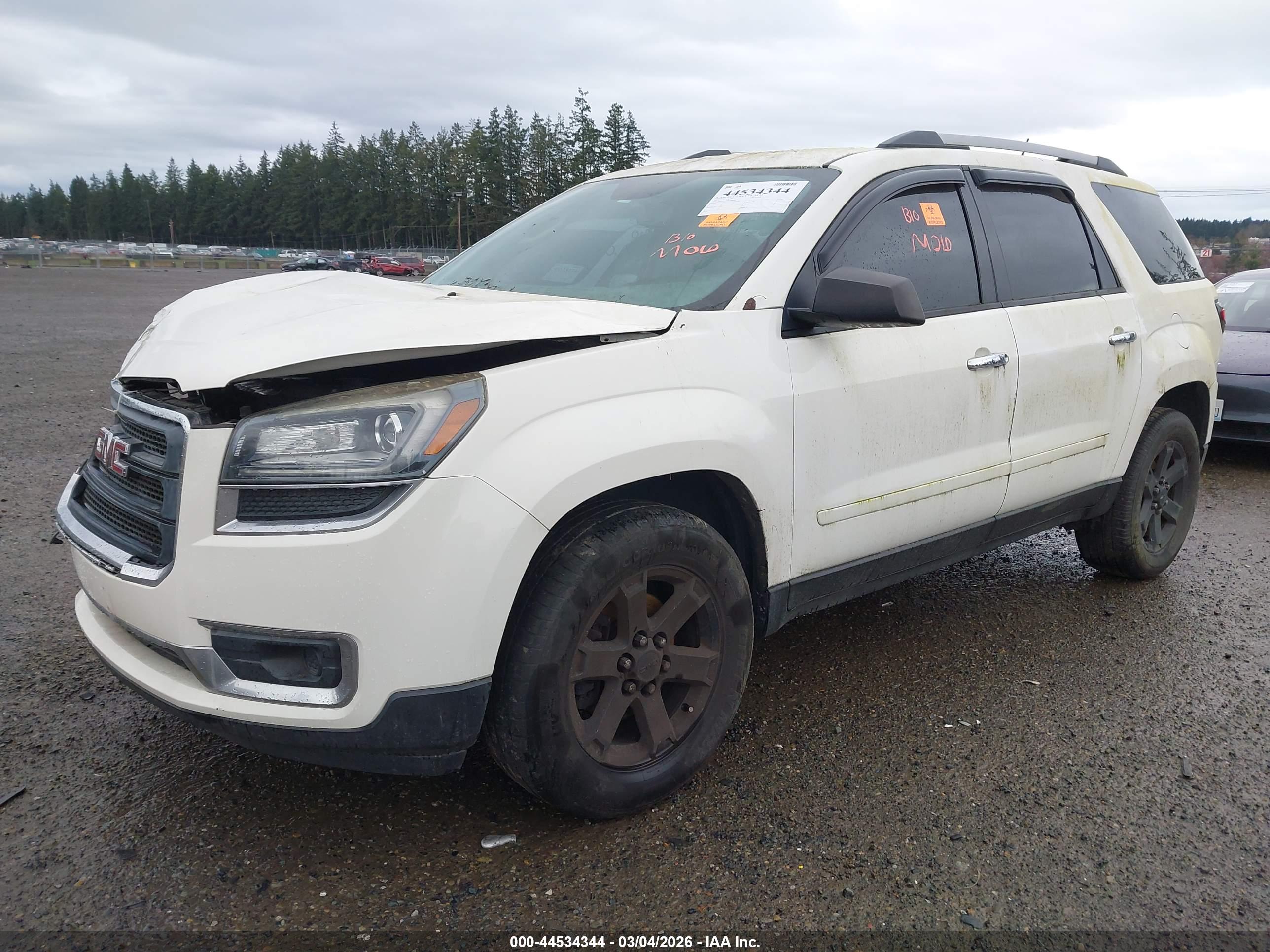 GMC ACADIA image 2
