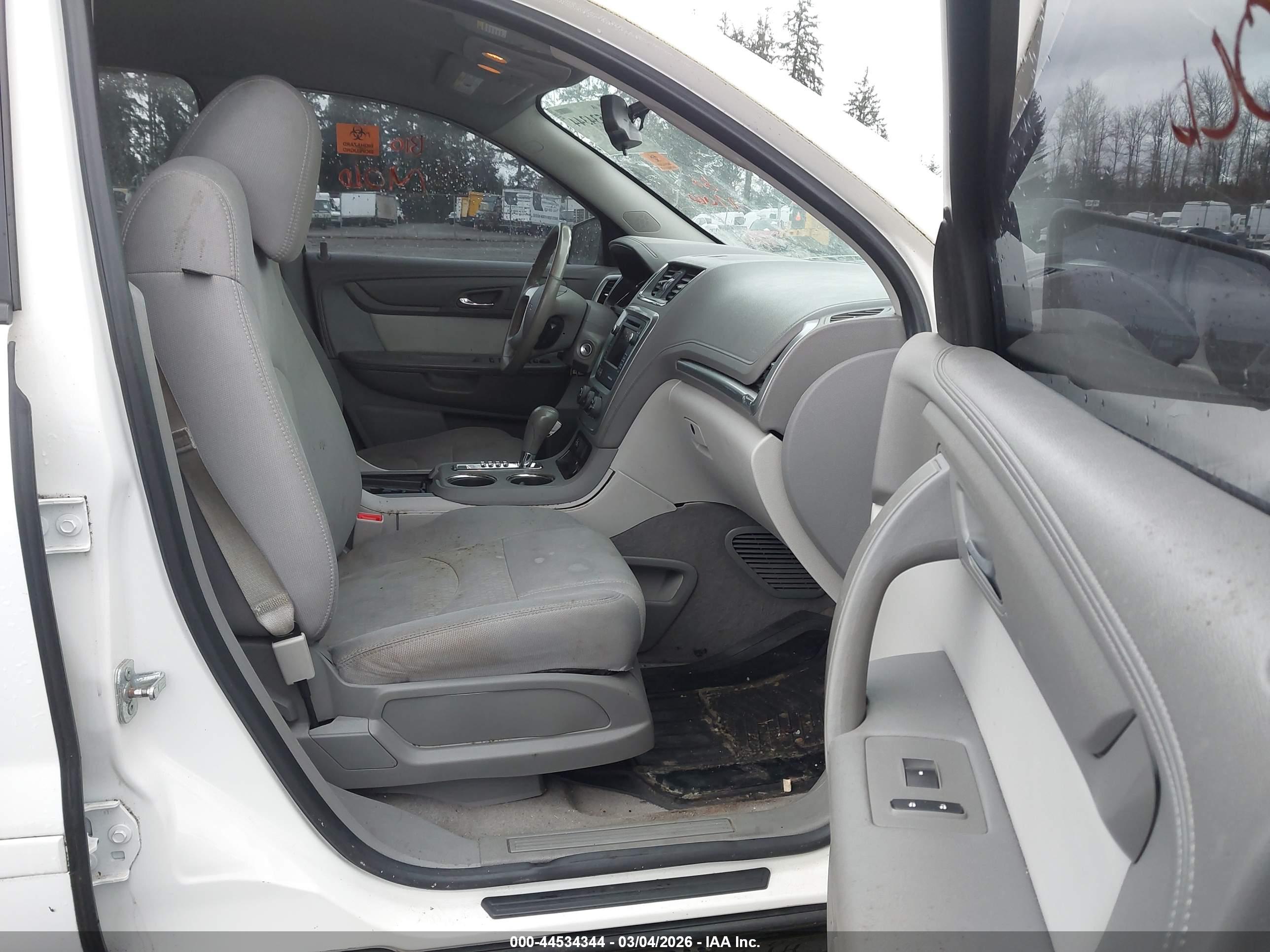GMC ACADIA image 5