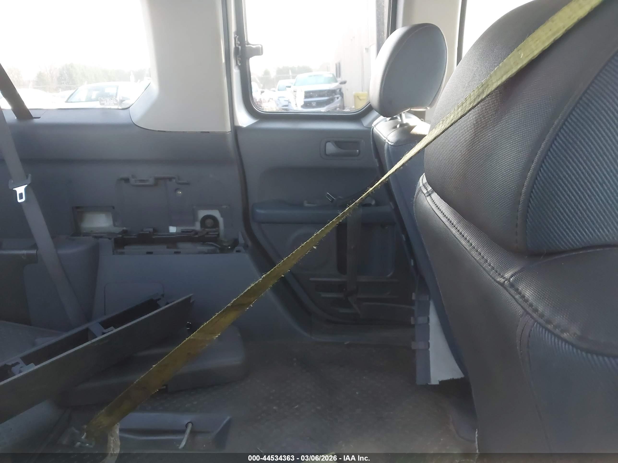 HONDA ELEMENT image 8