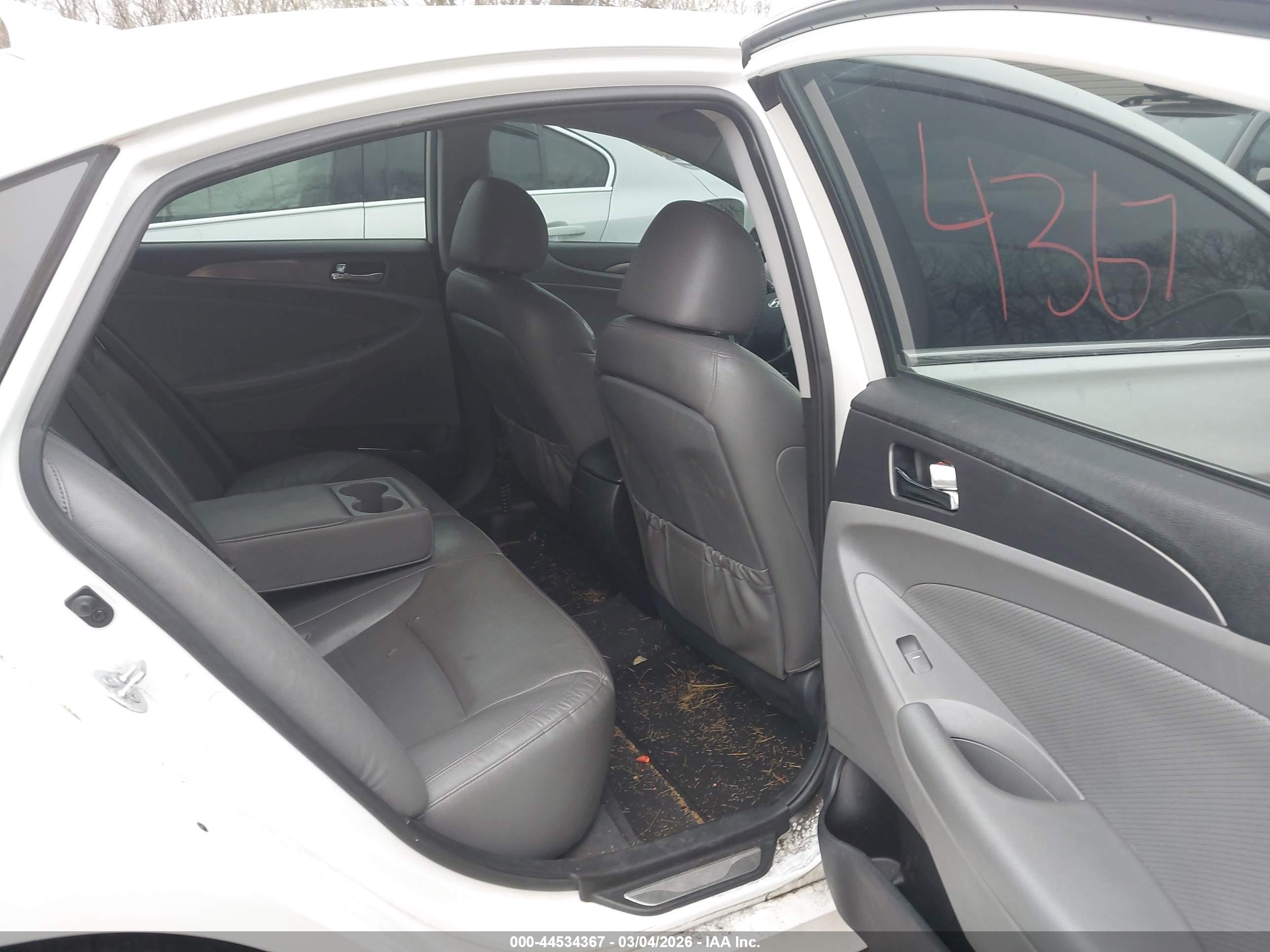 HYUNDAI SONATA image 8