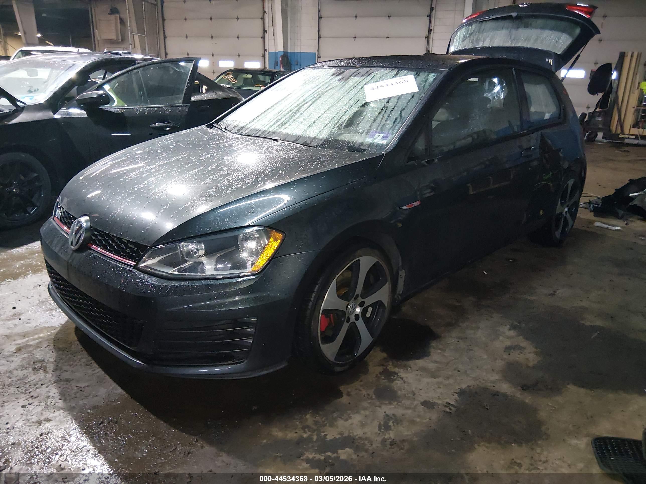 VOLKSWAGEN GOLF image 2