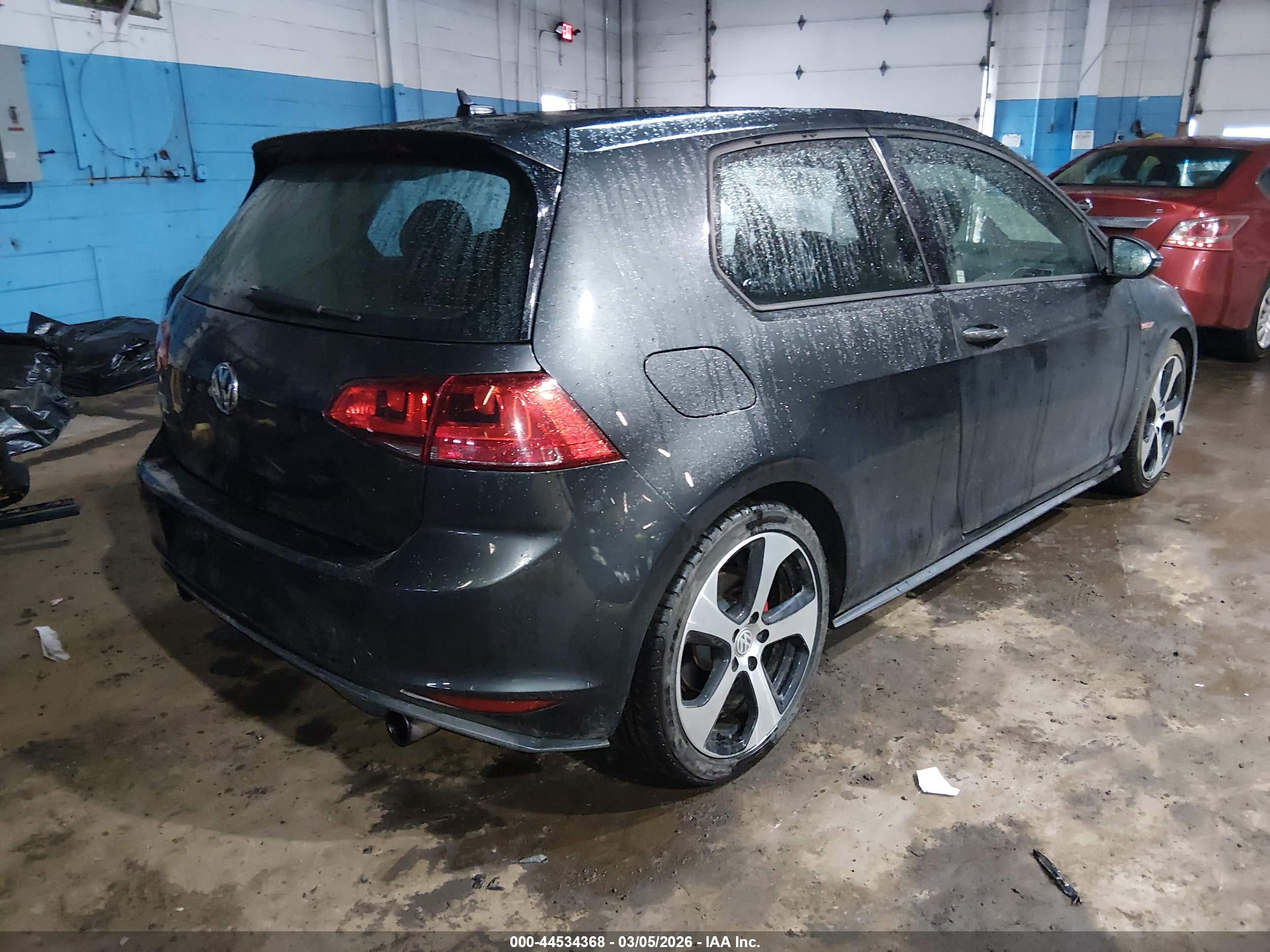 VOLKSWAGEN GOLF image 4