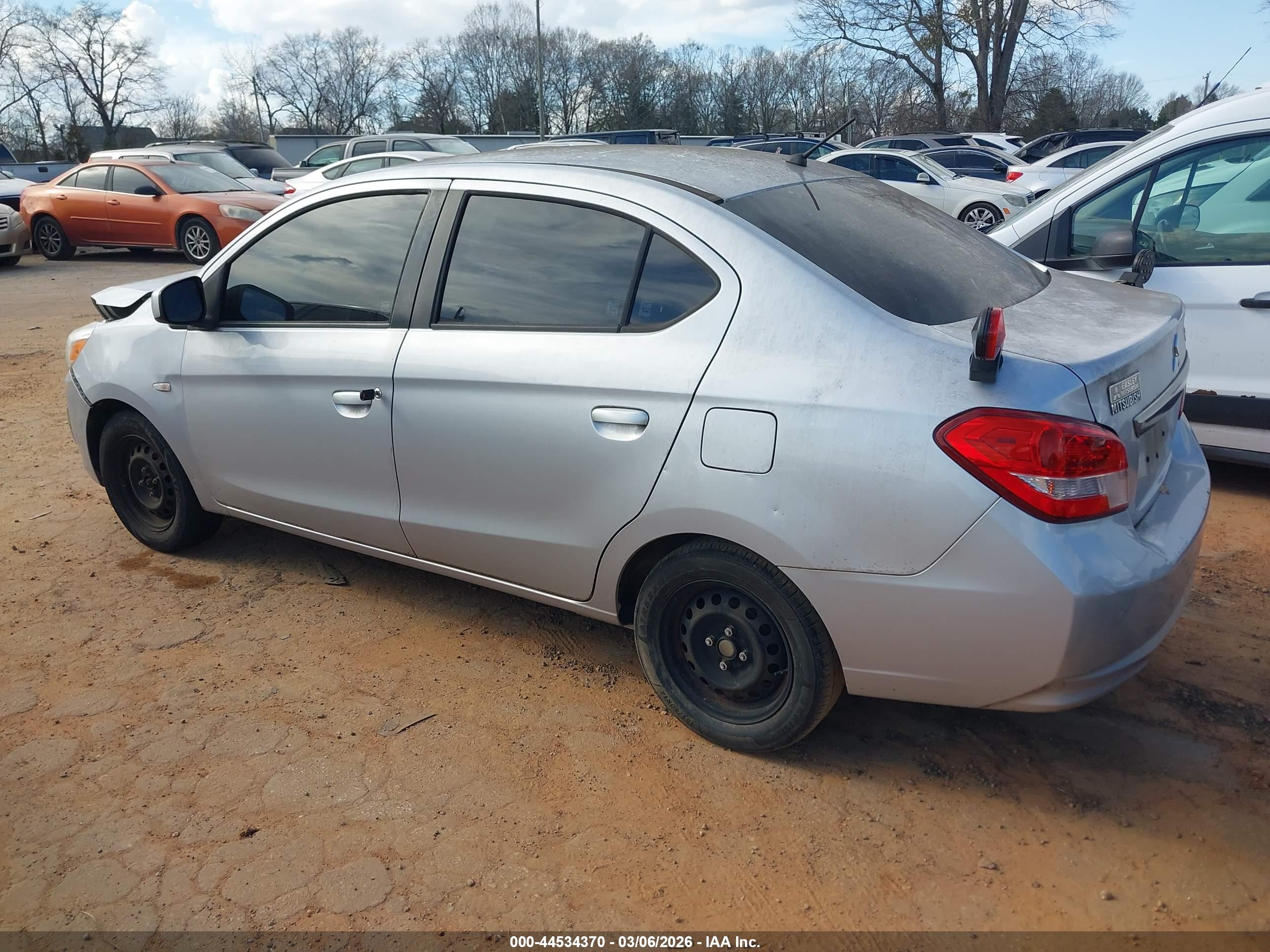 MITSUBISHI MIRAGE image 3