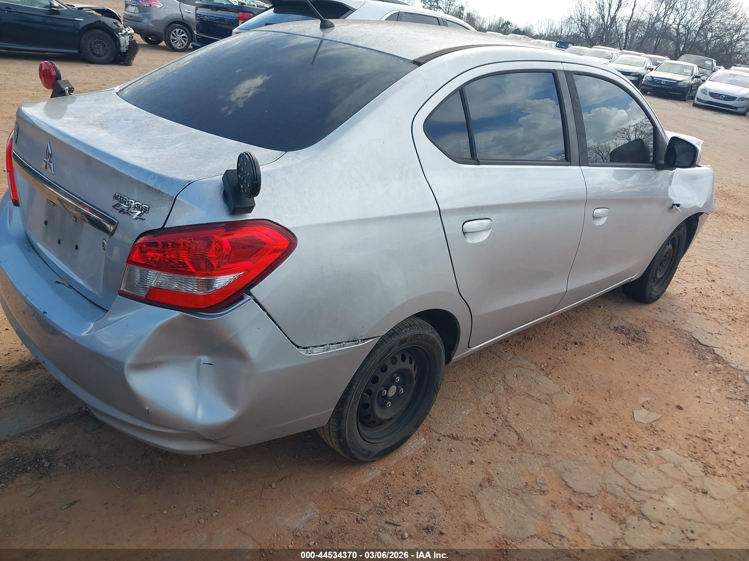 MITSUBISHI MIRAGE image 4