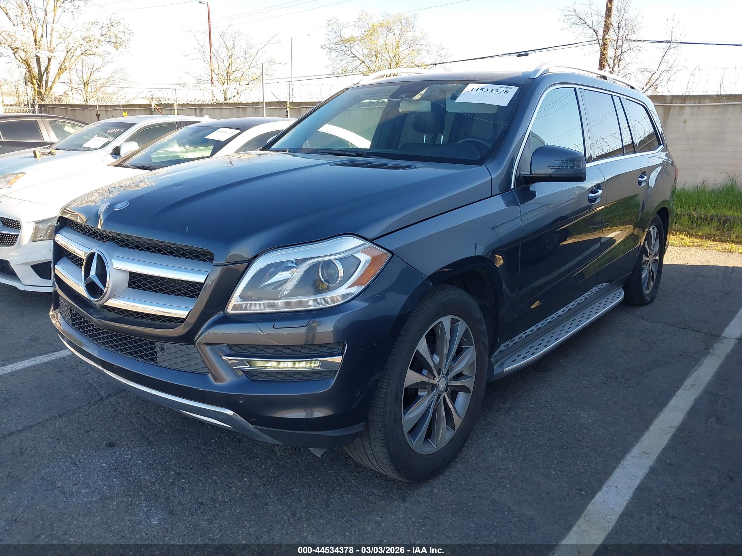 MERCEDES-BENZ GL image 2