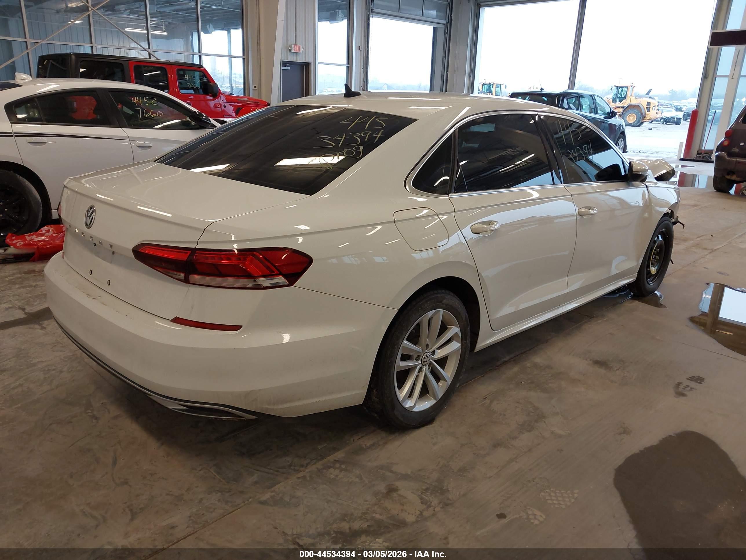 VOLKSWAGEN PASSAT image 4