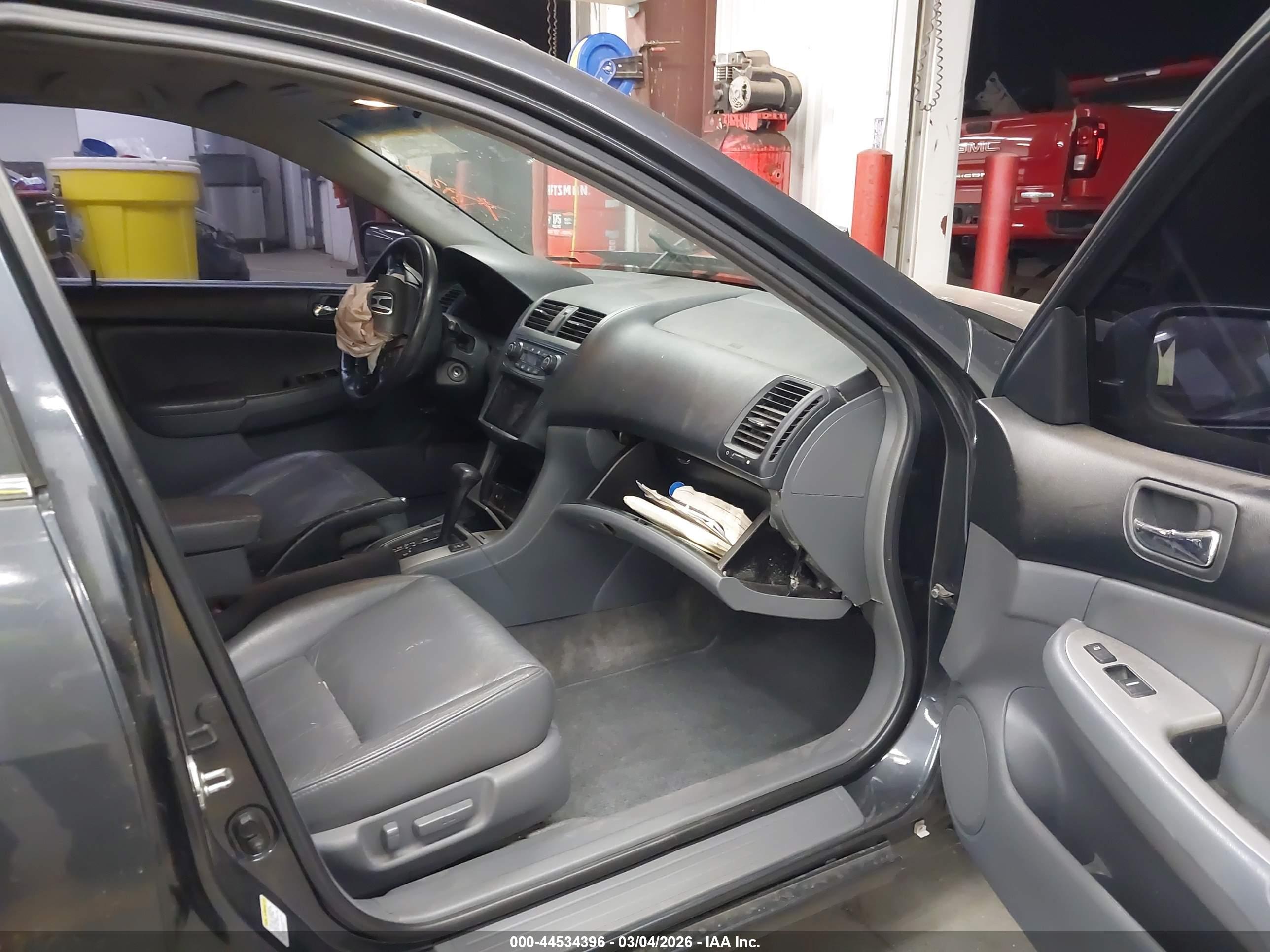 HONDA ACCORD image 5