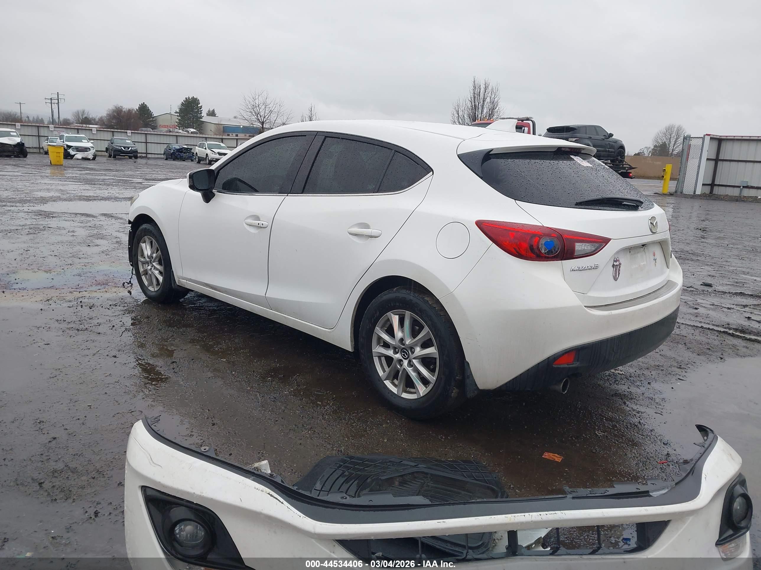 MAZDA MAZDA3 image 3