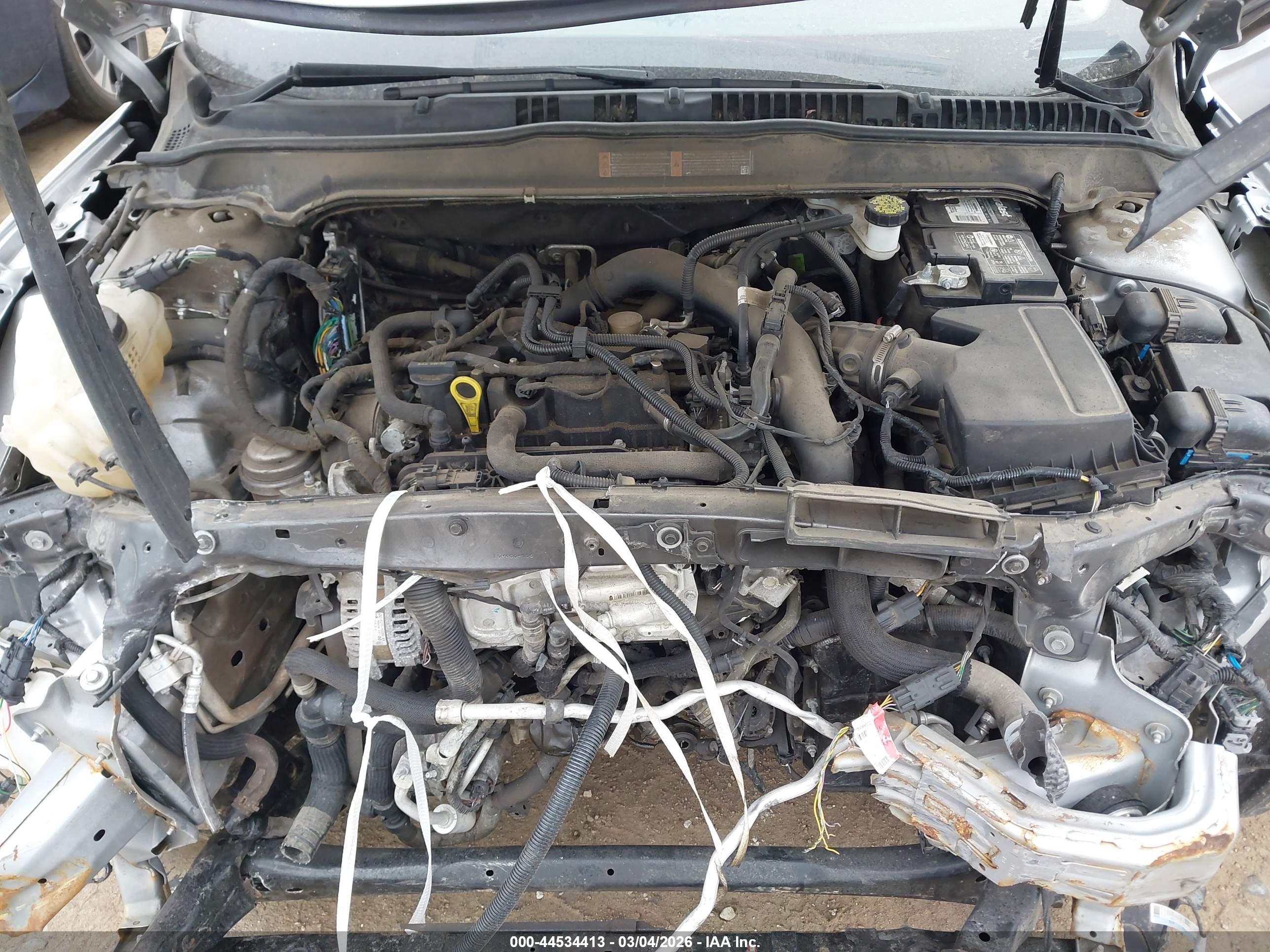FORD FUSION image 10