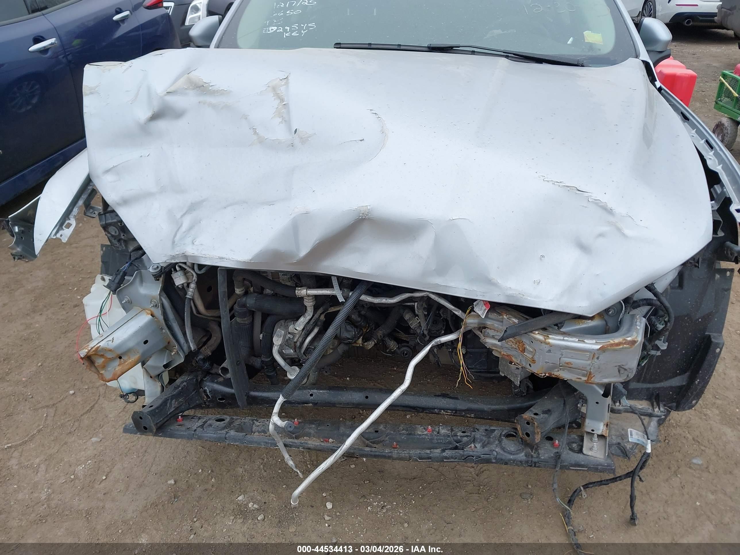 FORD FUSION image 6