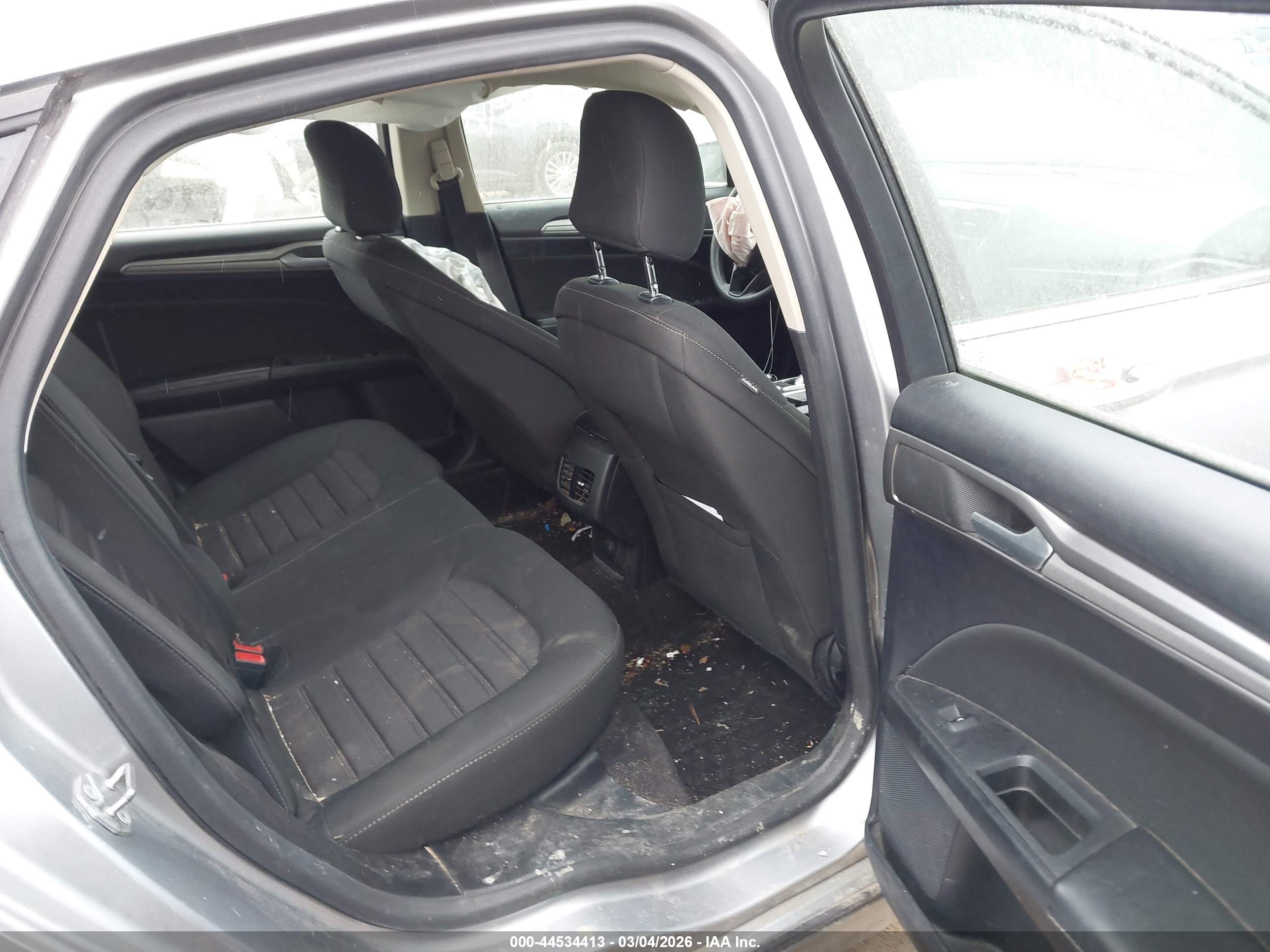 FORD FUSION image 8