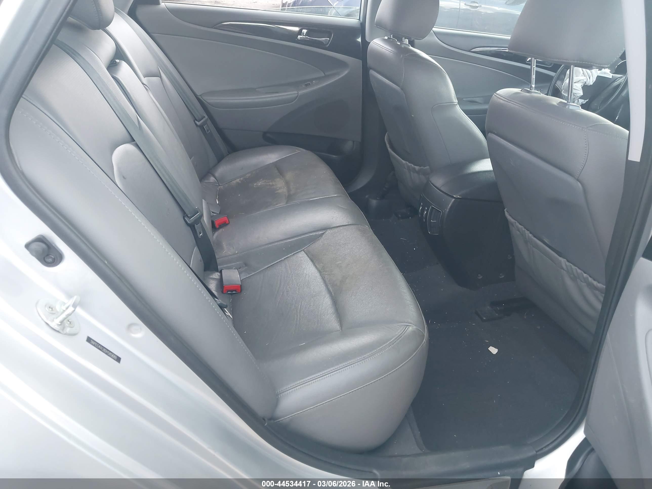 HYUNDAI SONATA image 8