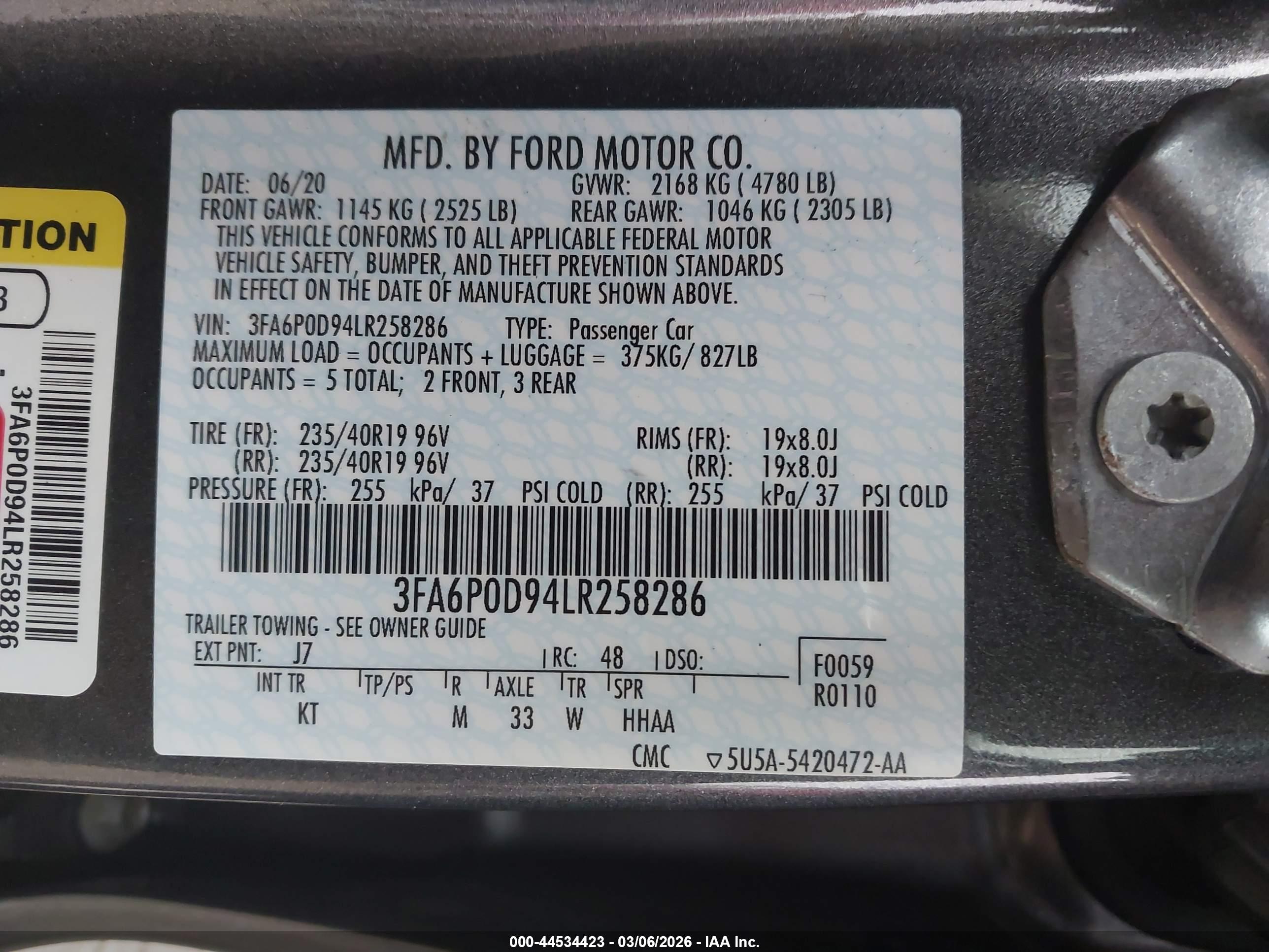 FORD FUSION image 9