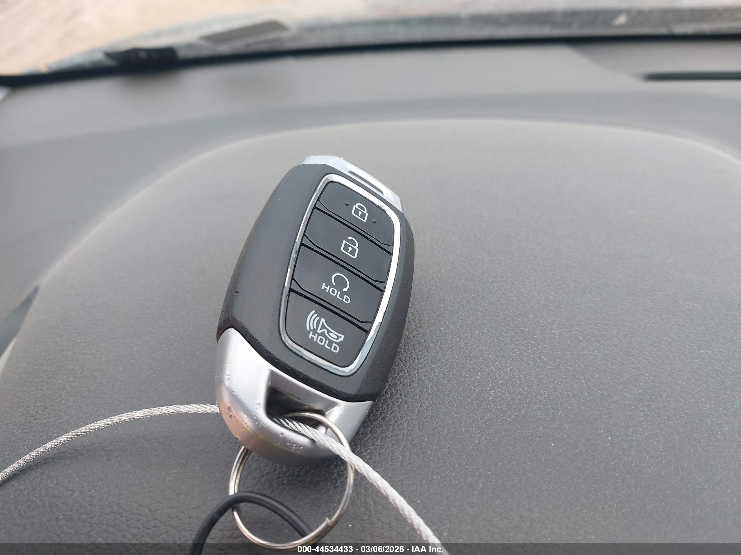 HYUNDAI KONA image 11