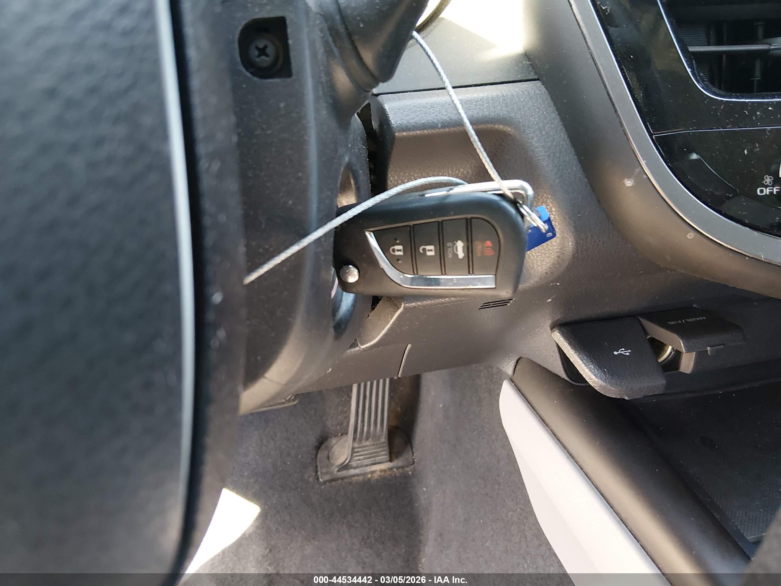 TOYOTA CAMRY image 11
