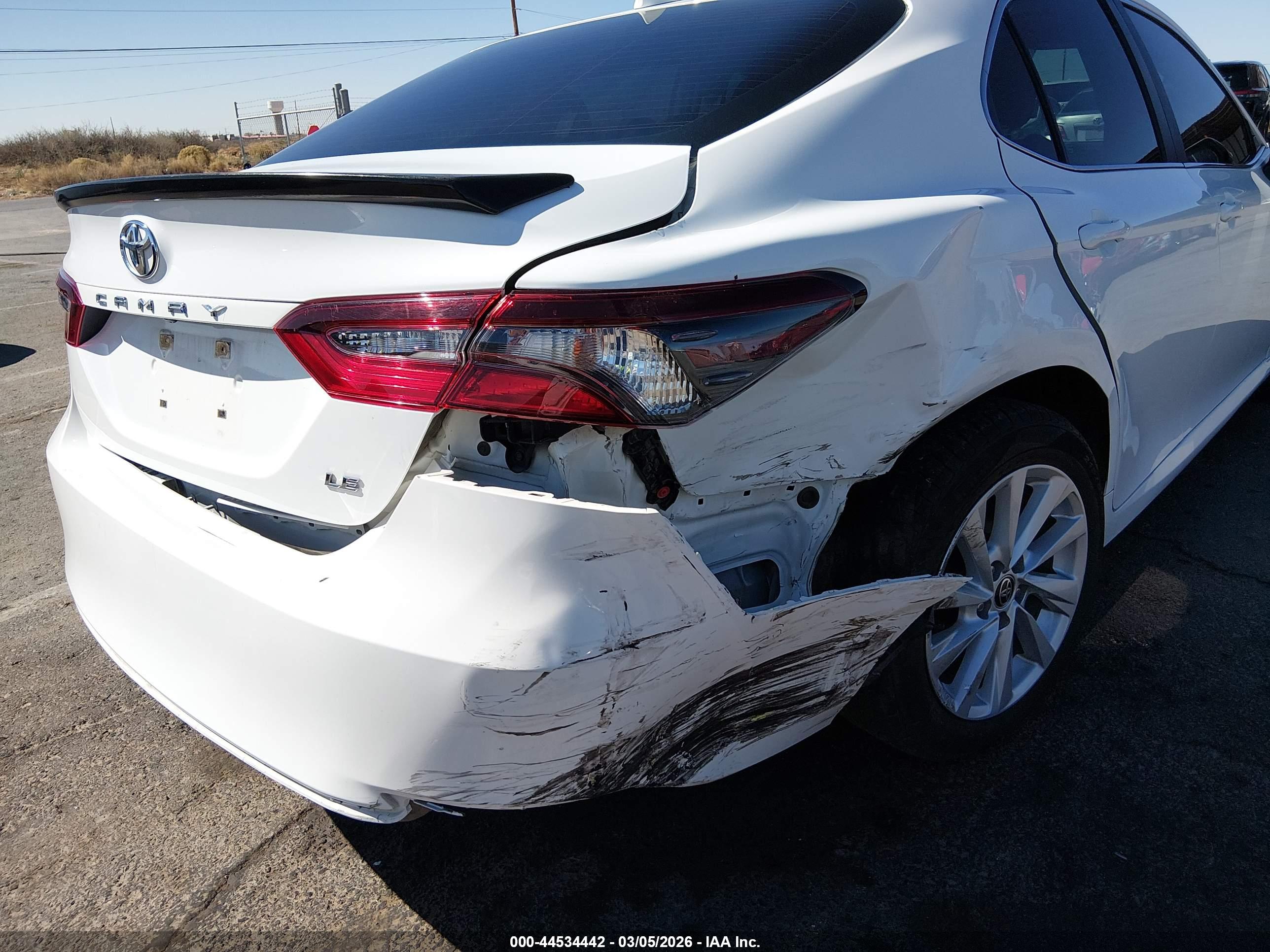 TOYOTA CAMRY image 6