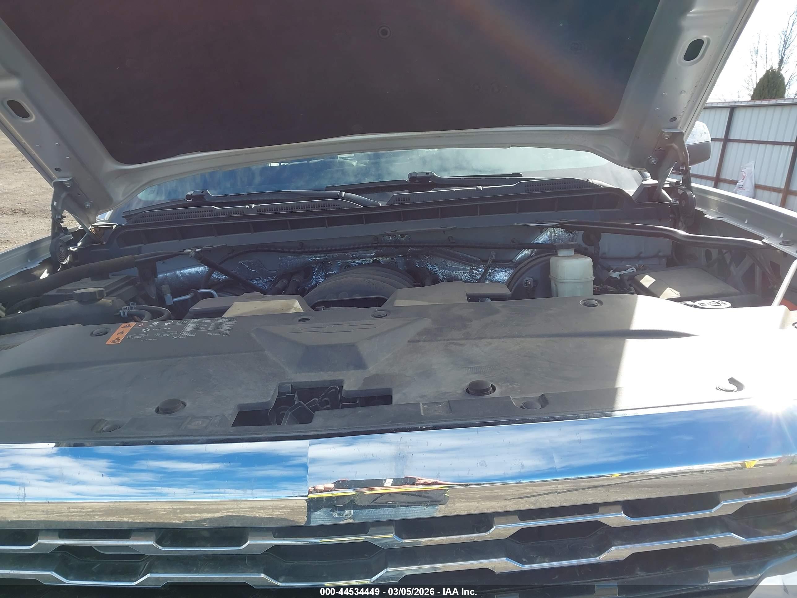 CHEVROLET SILVERADO image 10