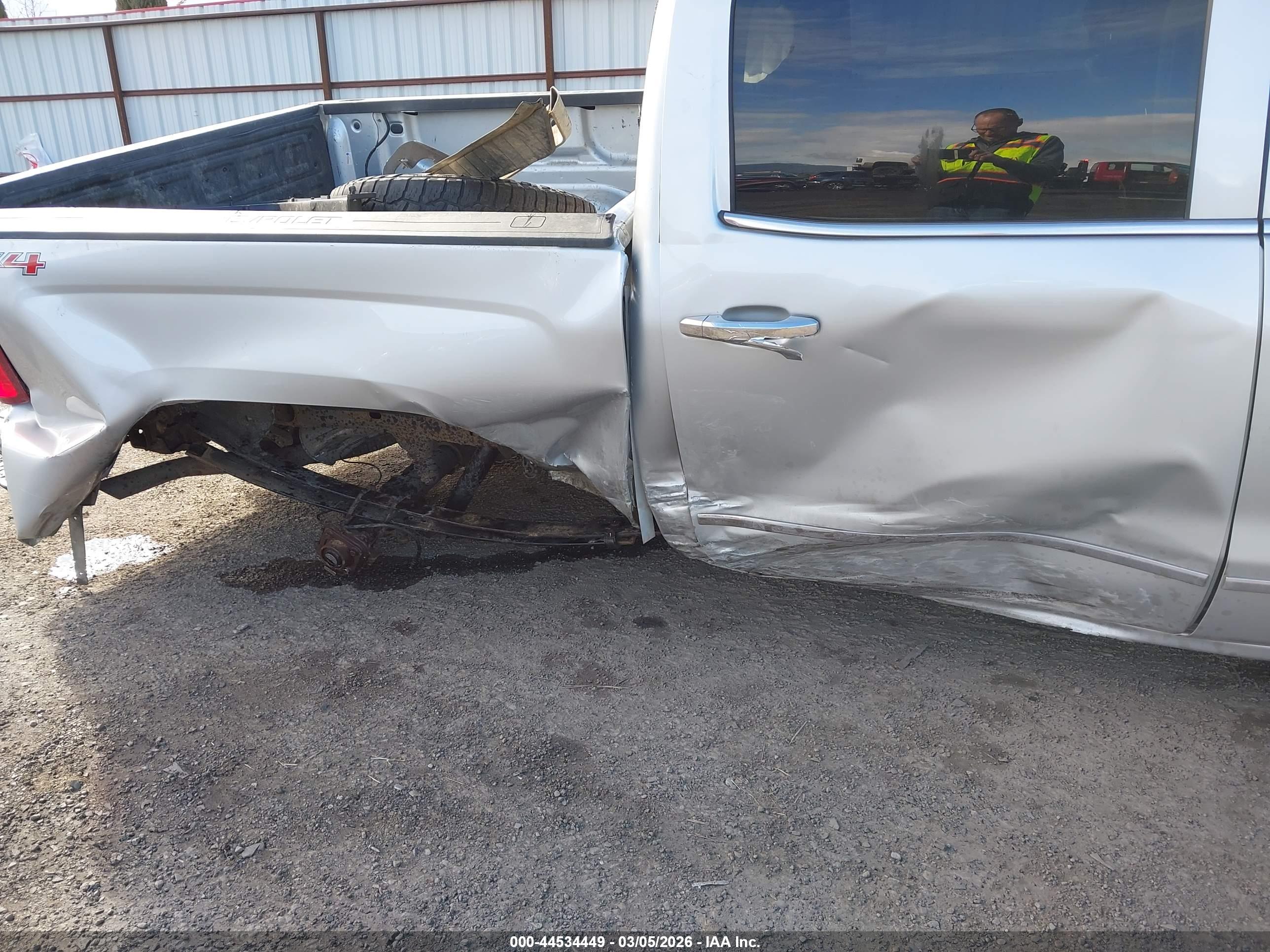 CHEVROLET SILVERADO image 6