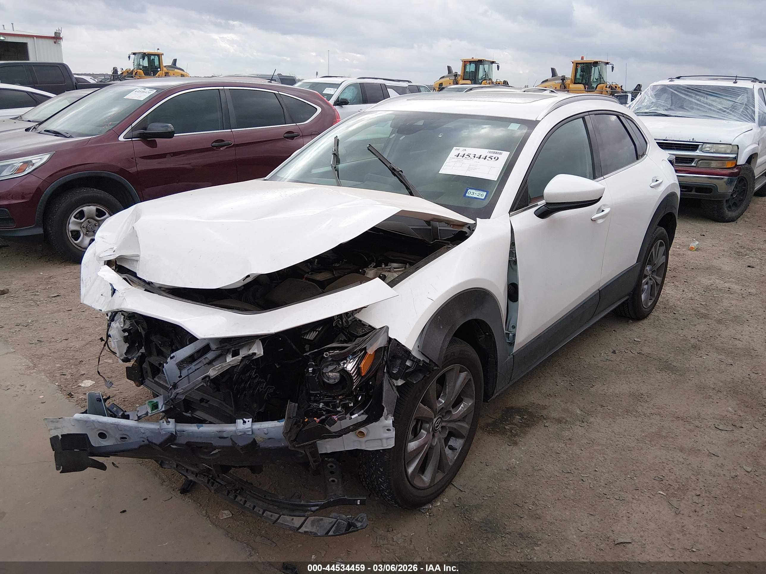 MAZDA CX-30 image 2