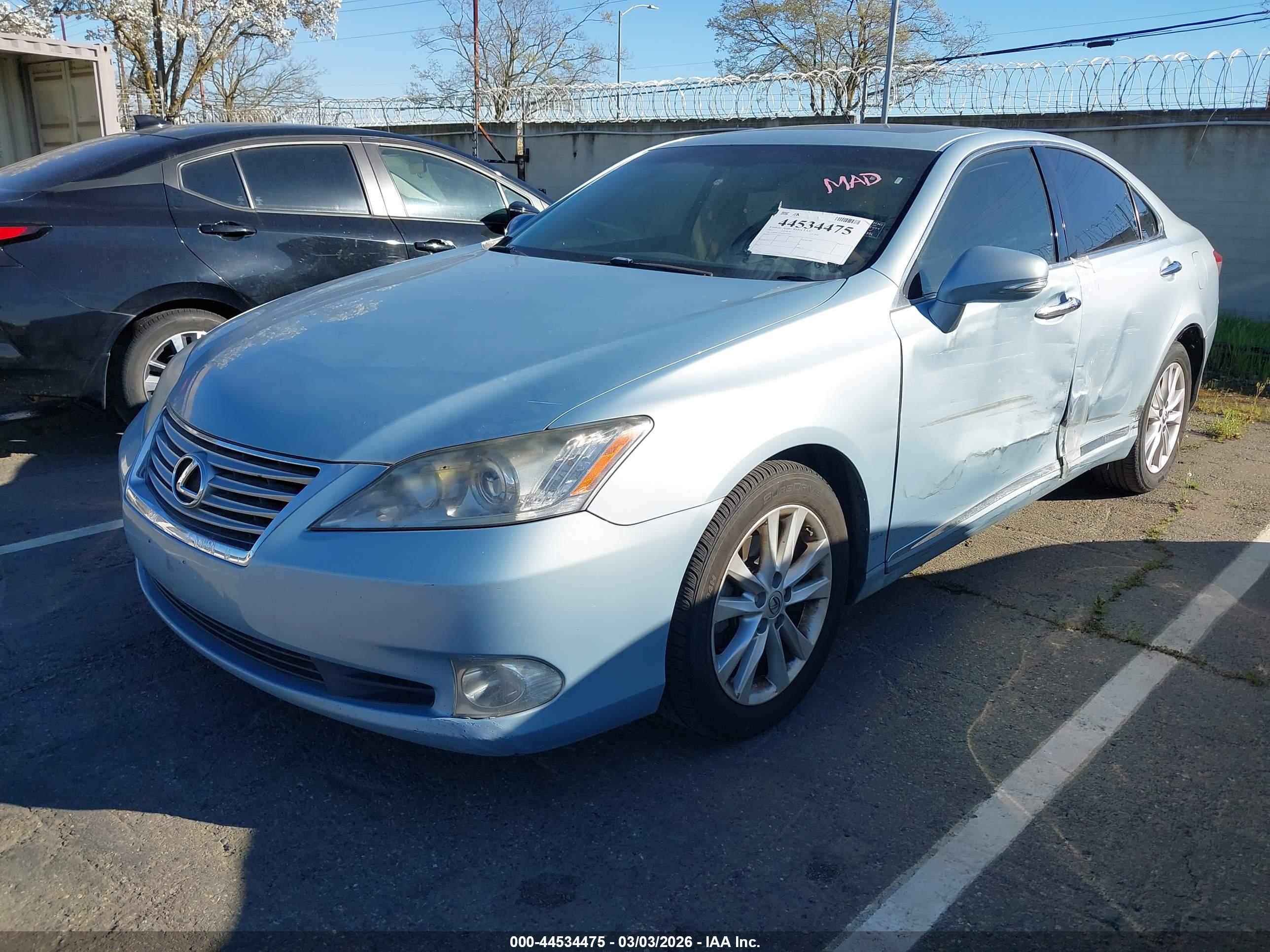 LEXUS ES image 2