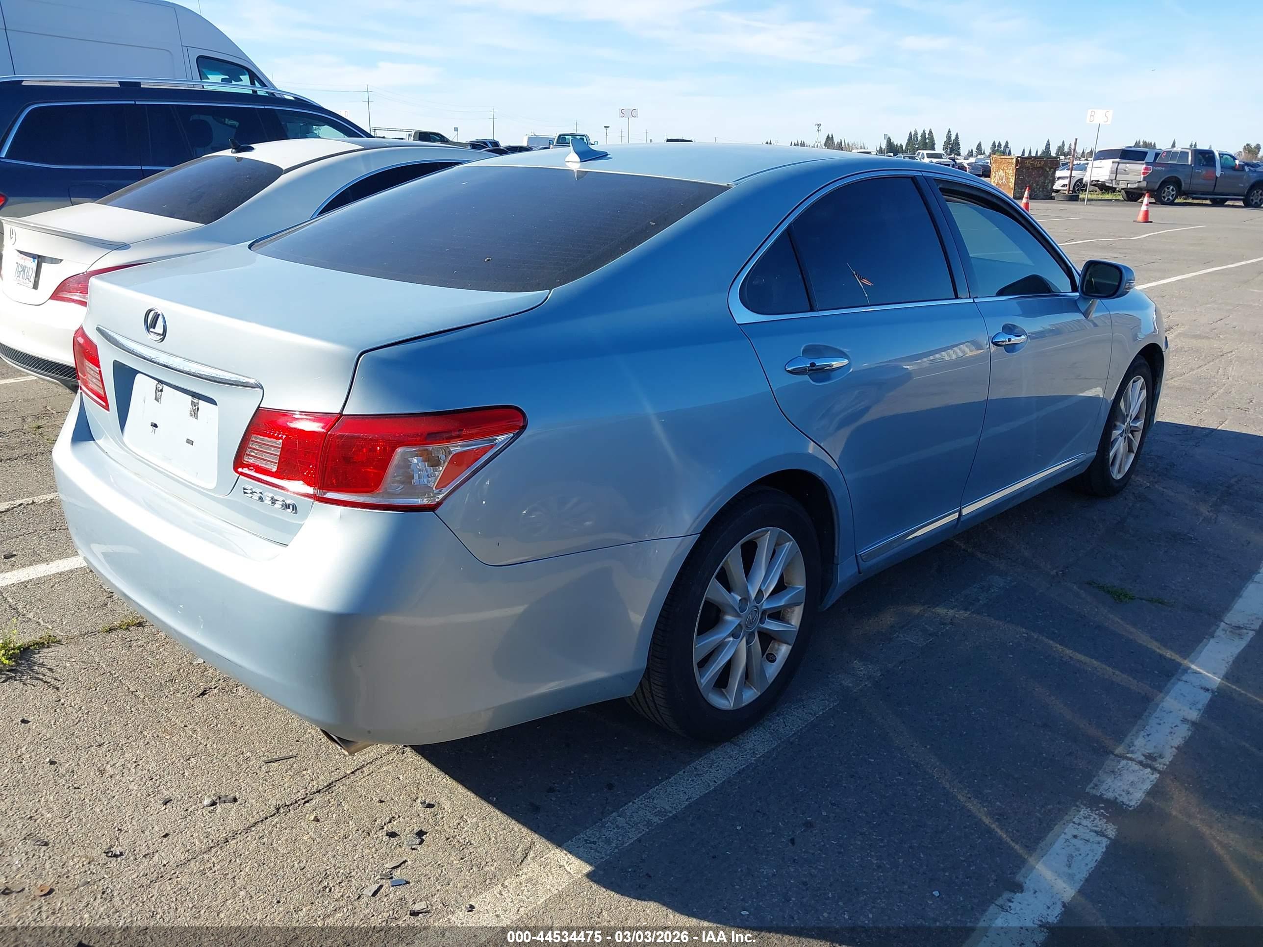 LEXUS ES image 4