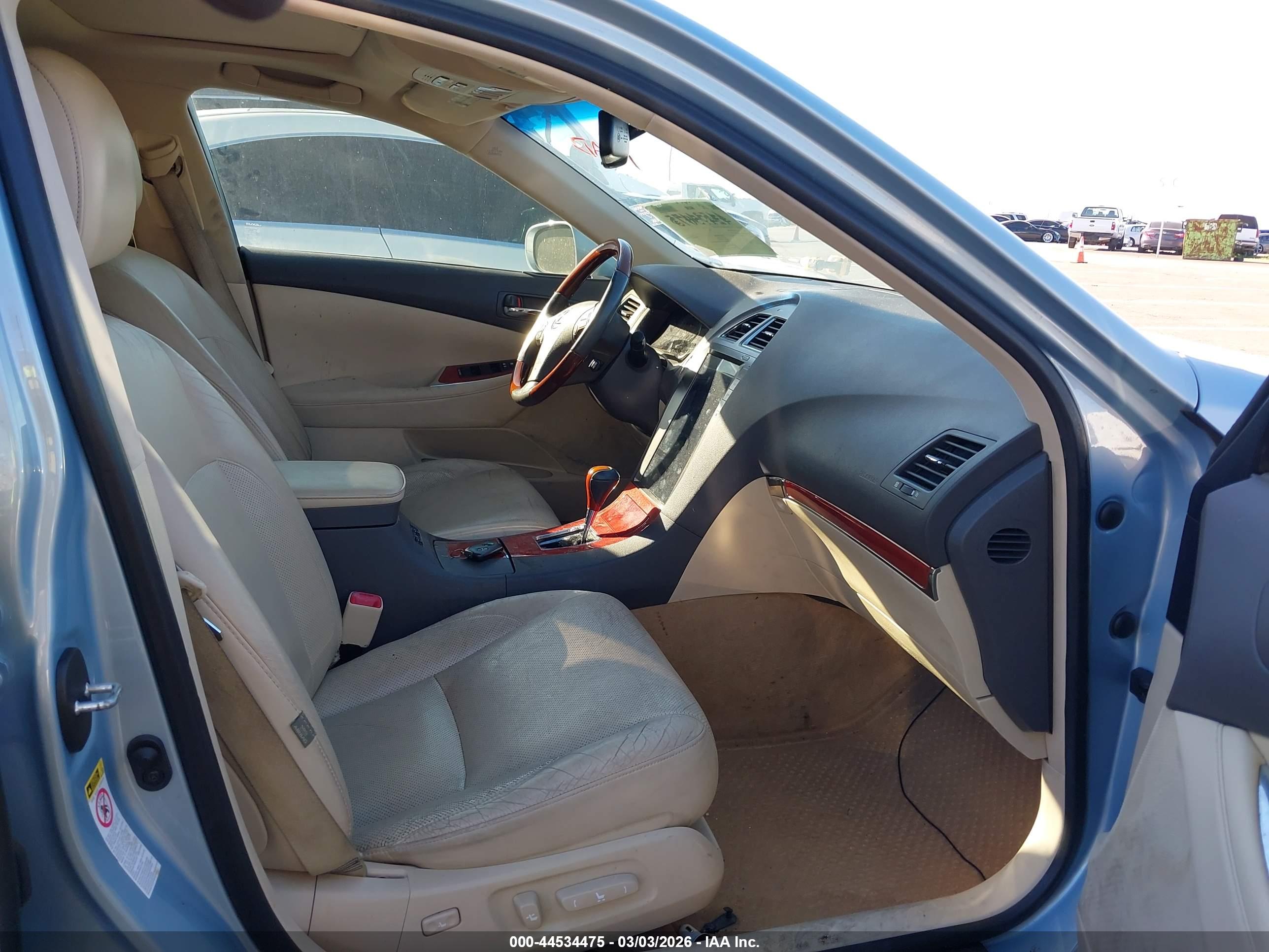 LEXUS ES image 5