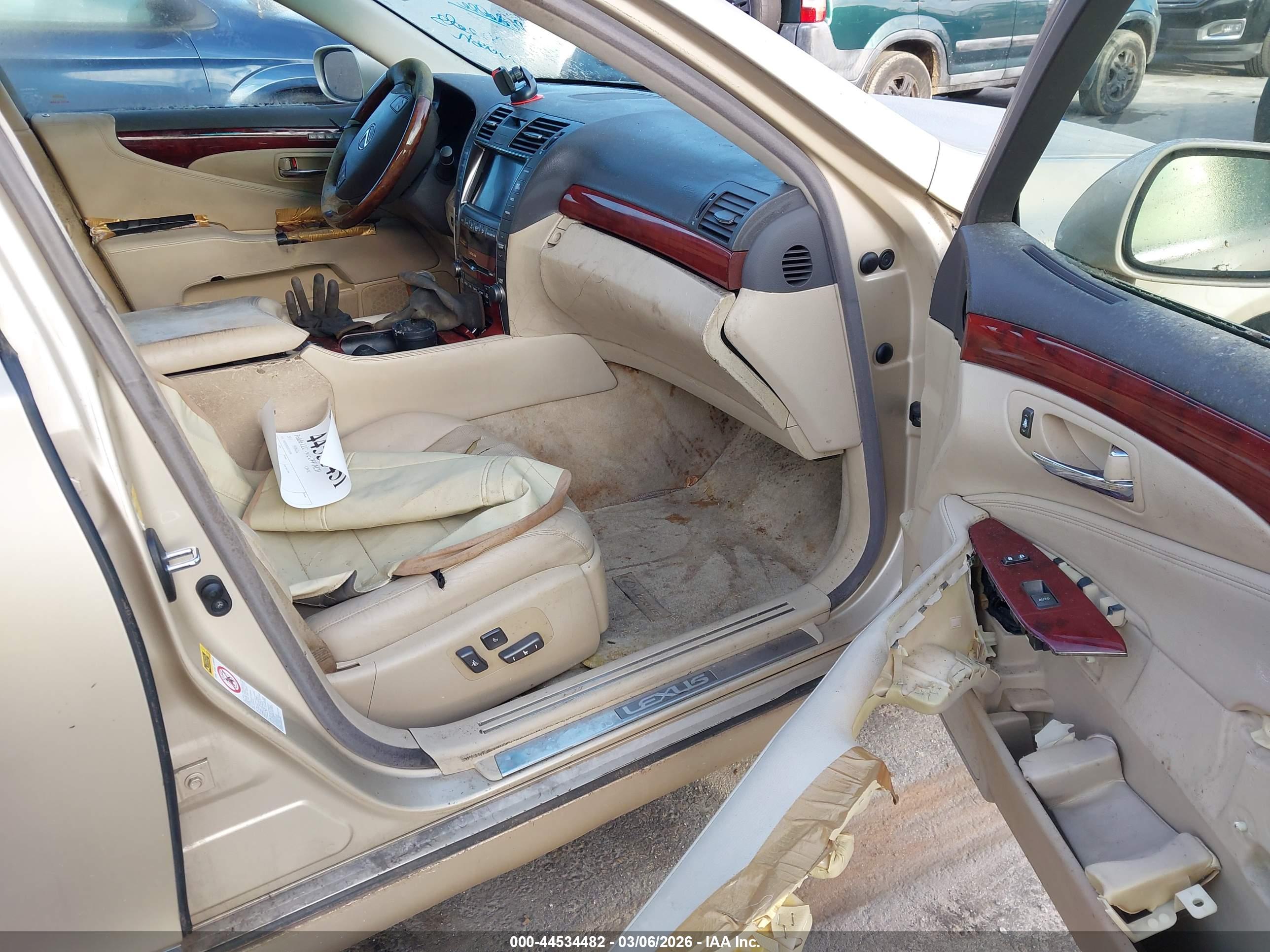 LEXUS LS image 5