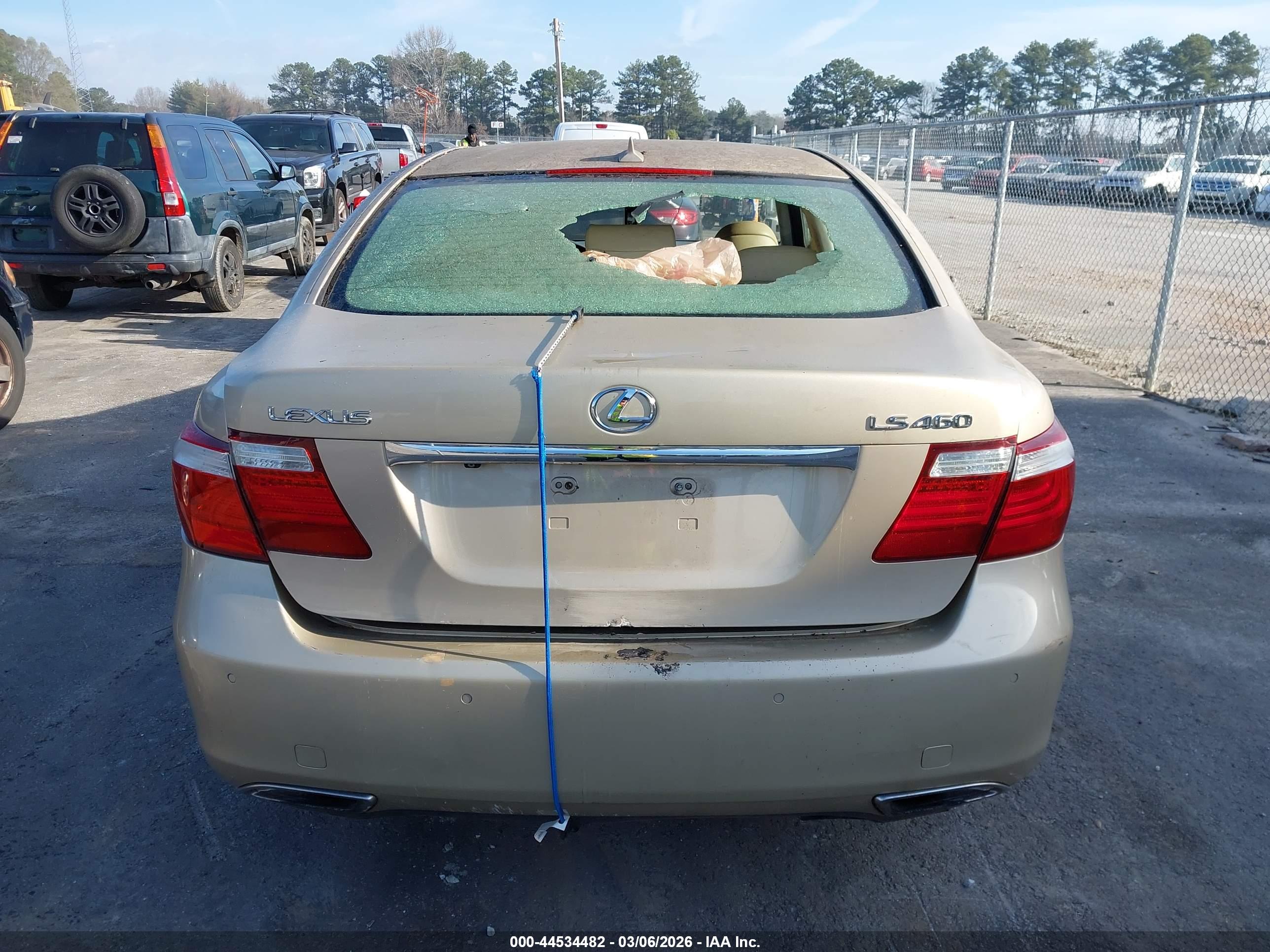 LEXUS LS image 6
