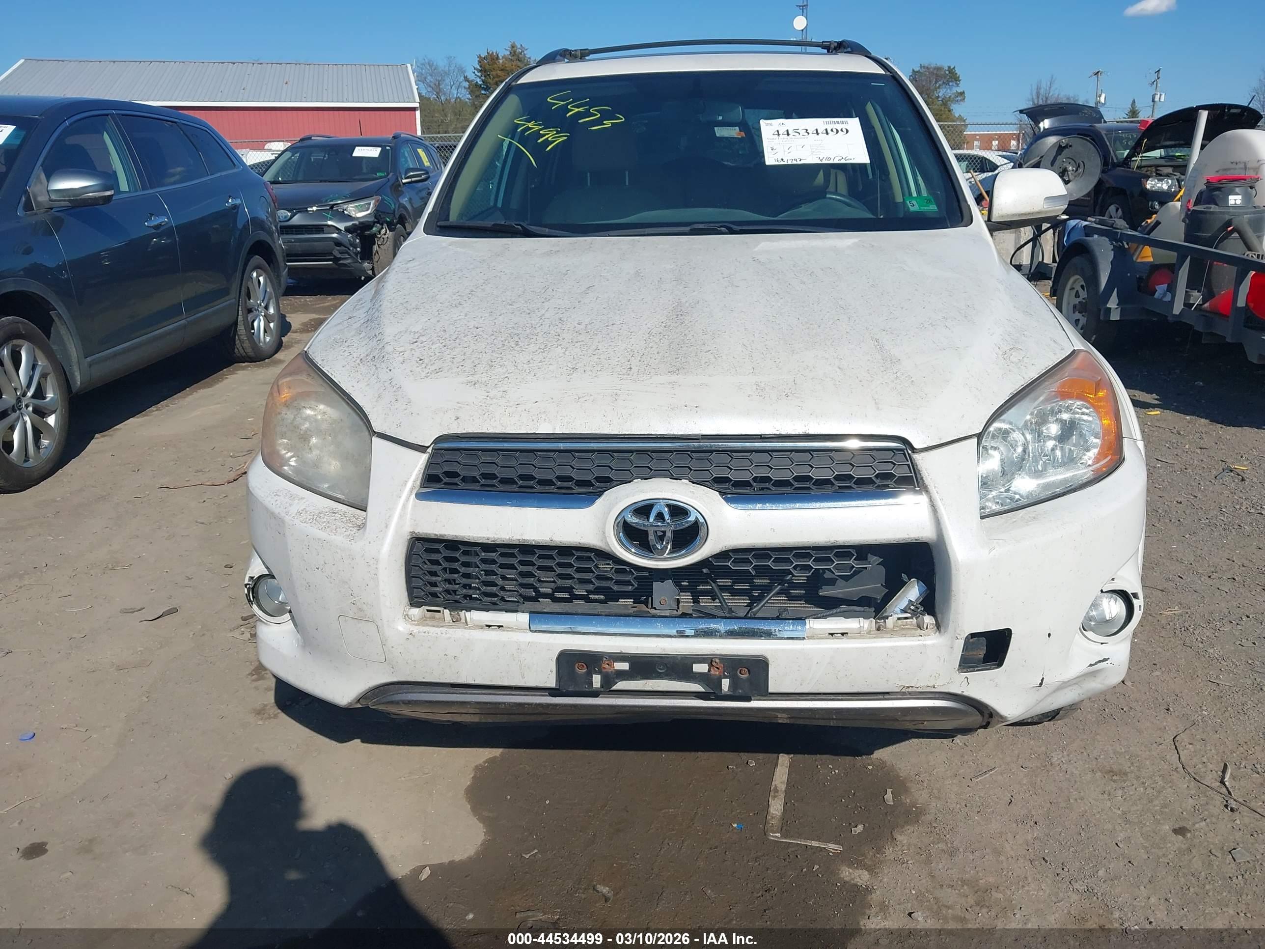 TOYOTA RAV4 image 6