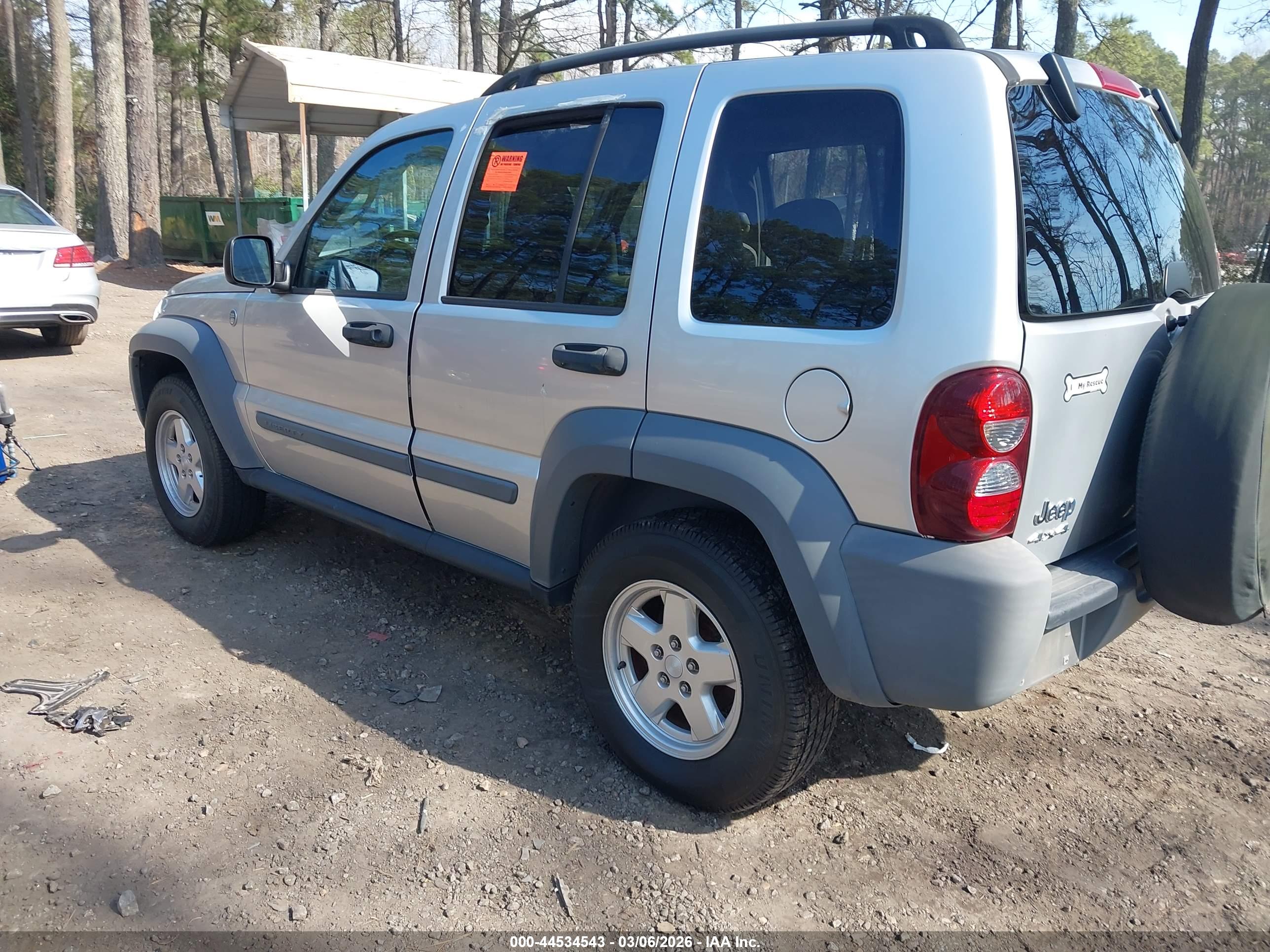 JEEP LIBERTY image 3
