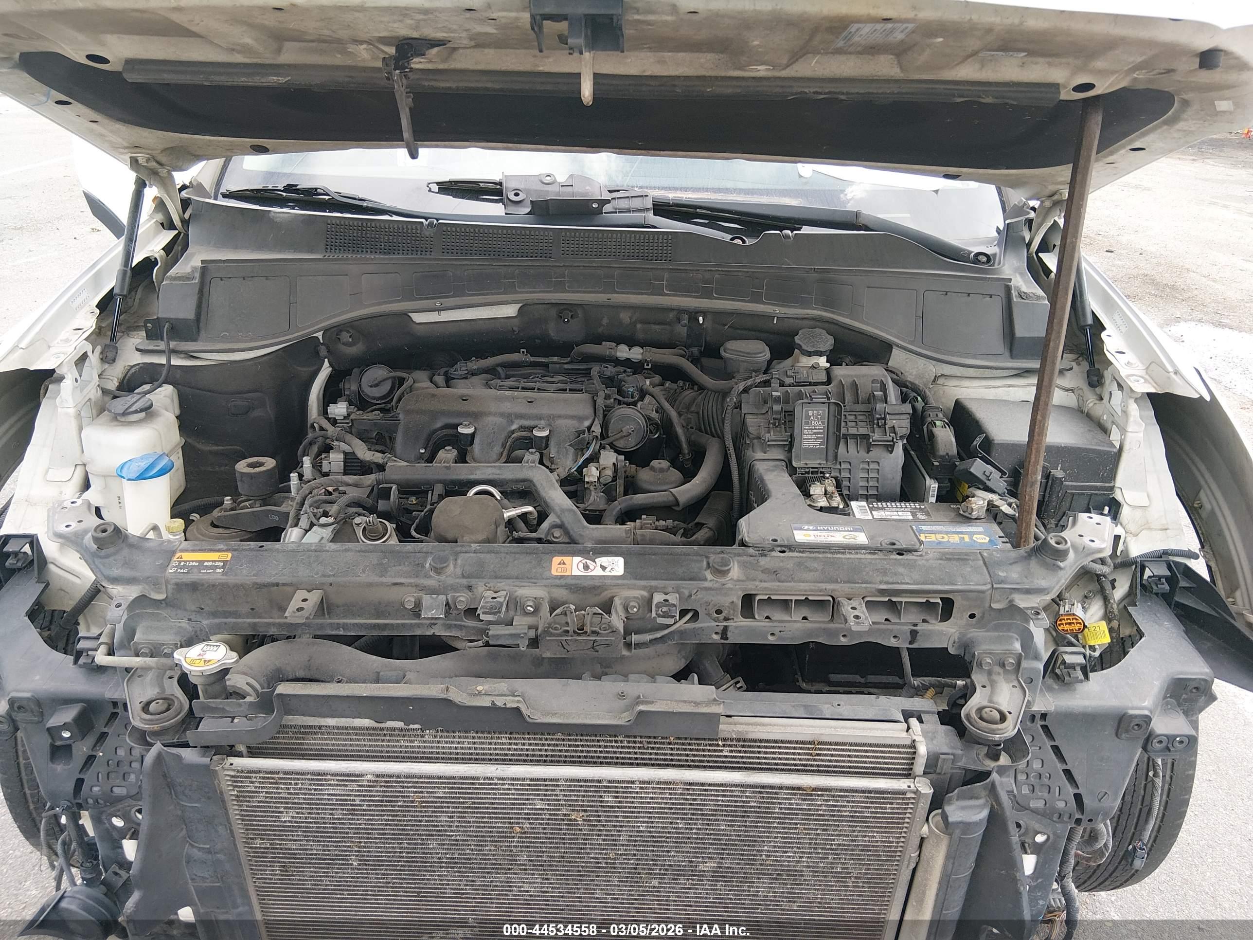 HYUNDAI SANTA image 10