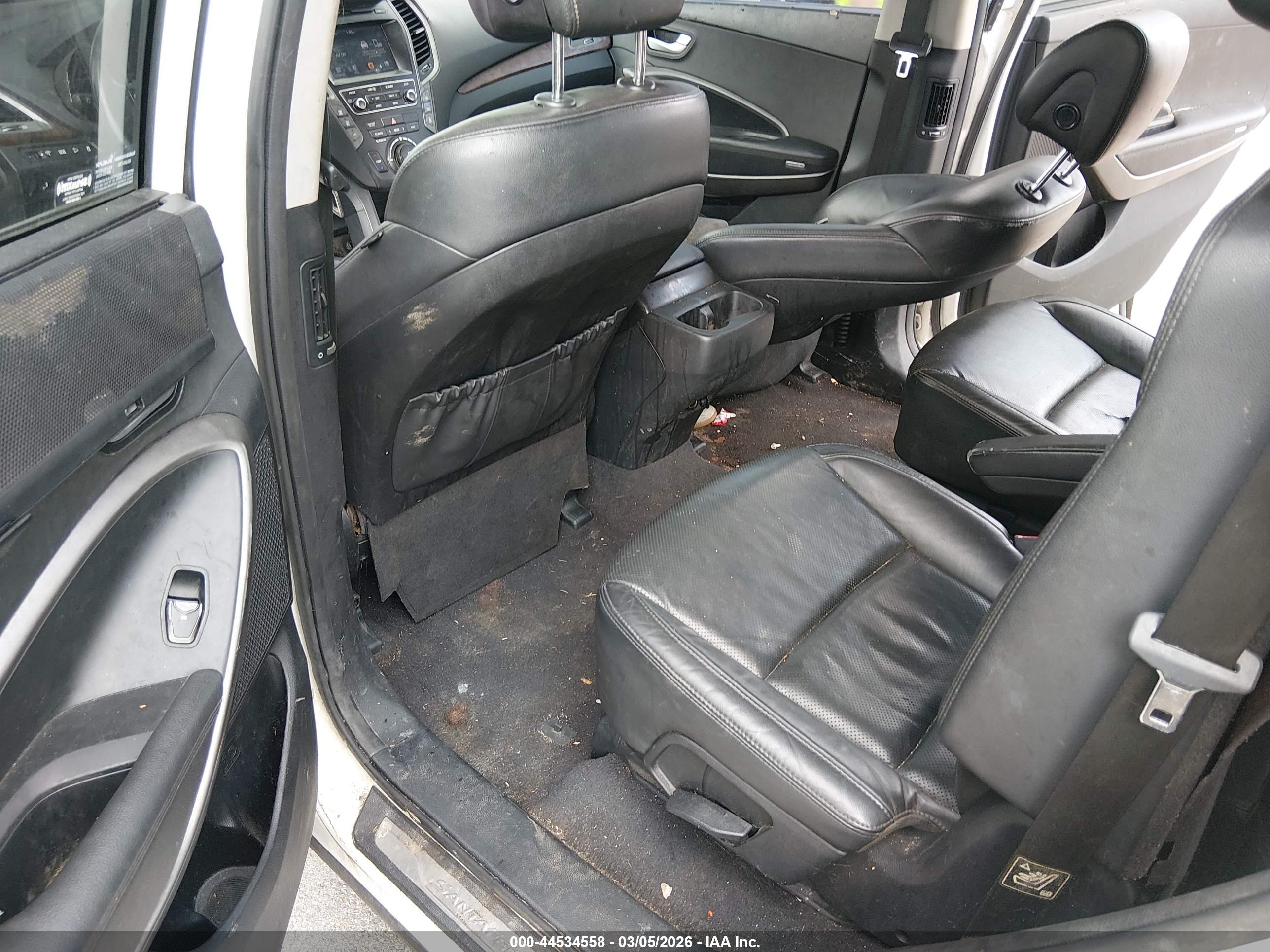 HYUNDAI SANTA image 8