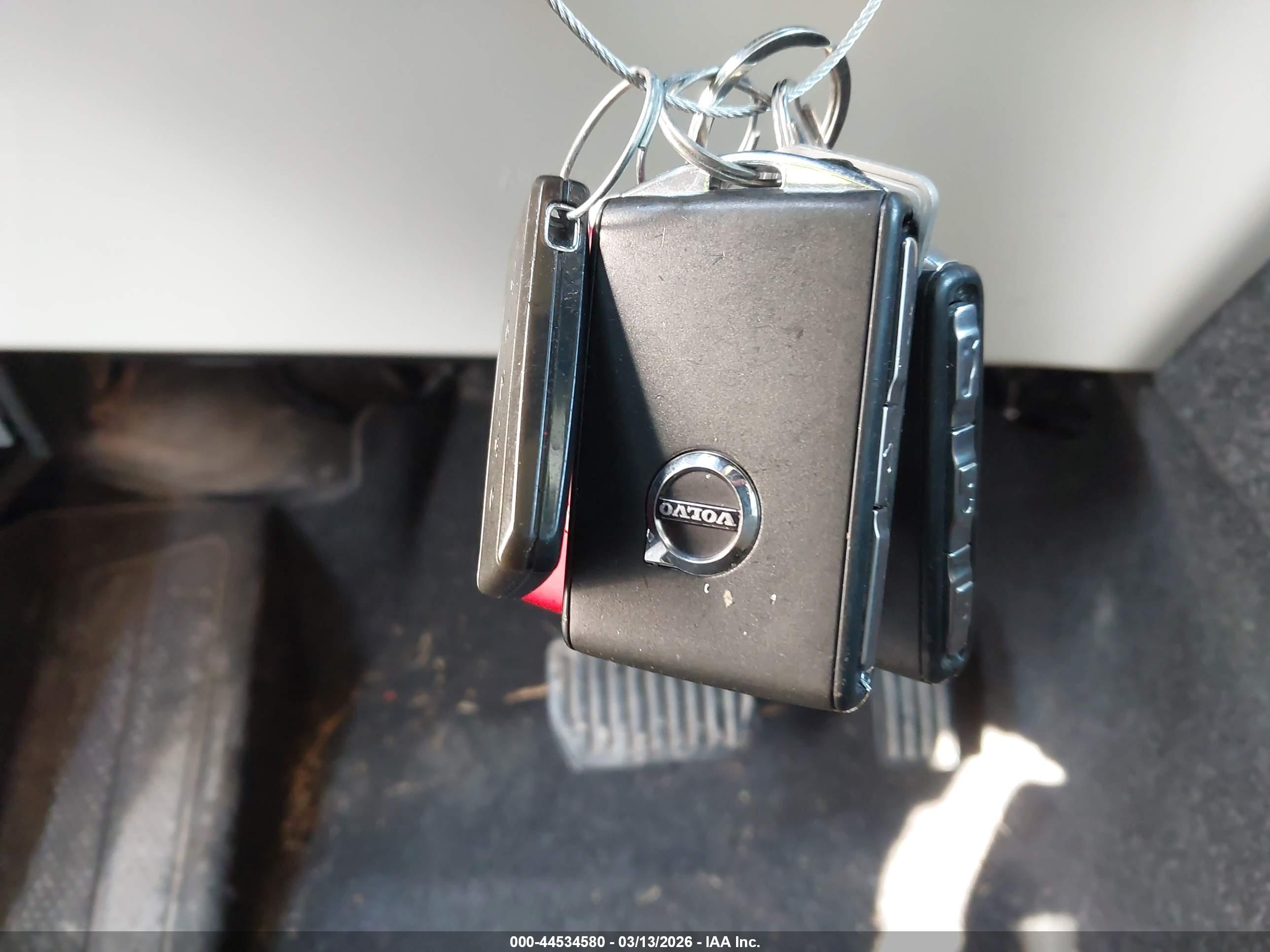 VOLVO XC40 image 11