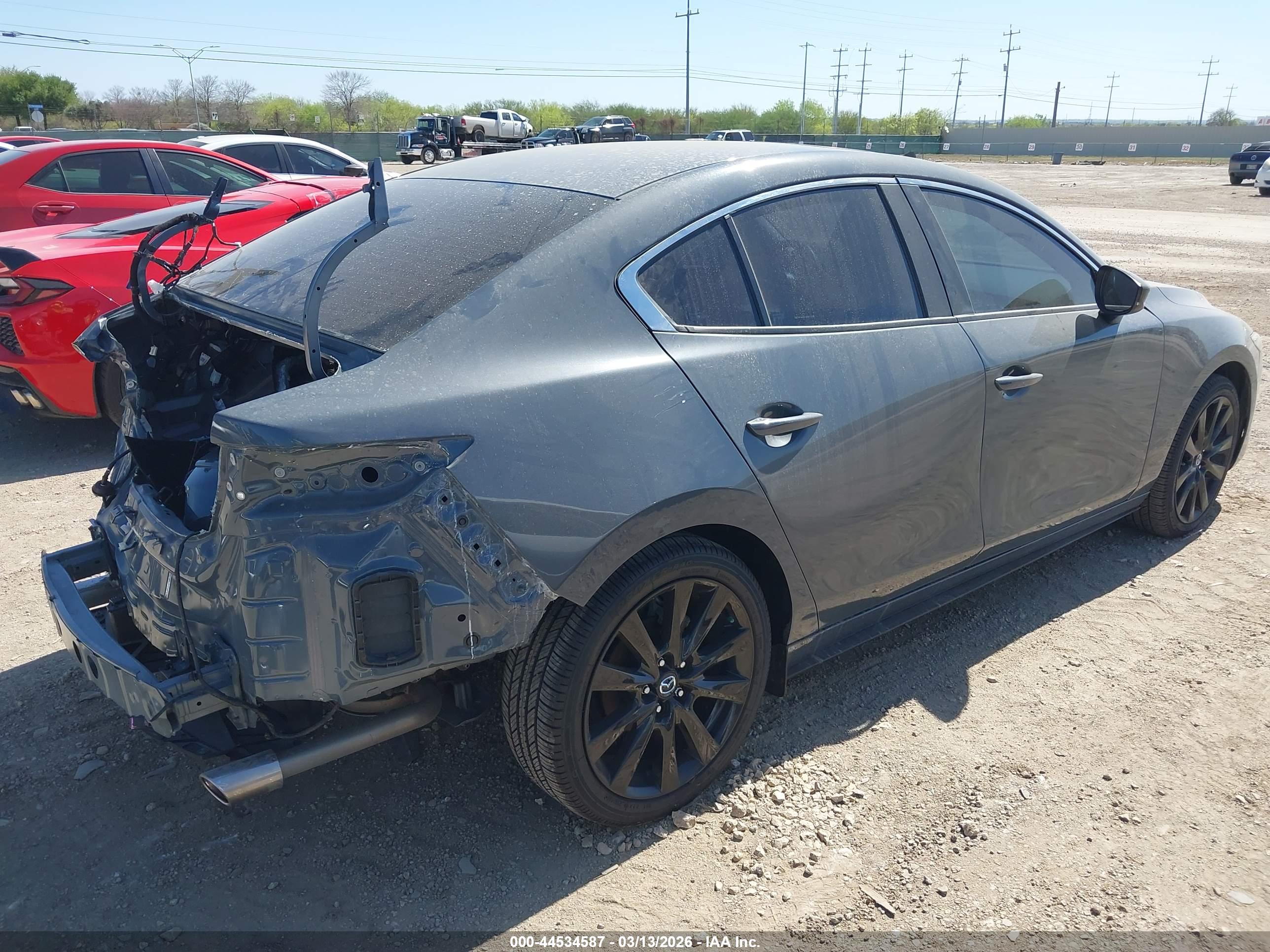 MAZDA MAZDA3 image 4