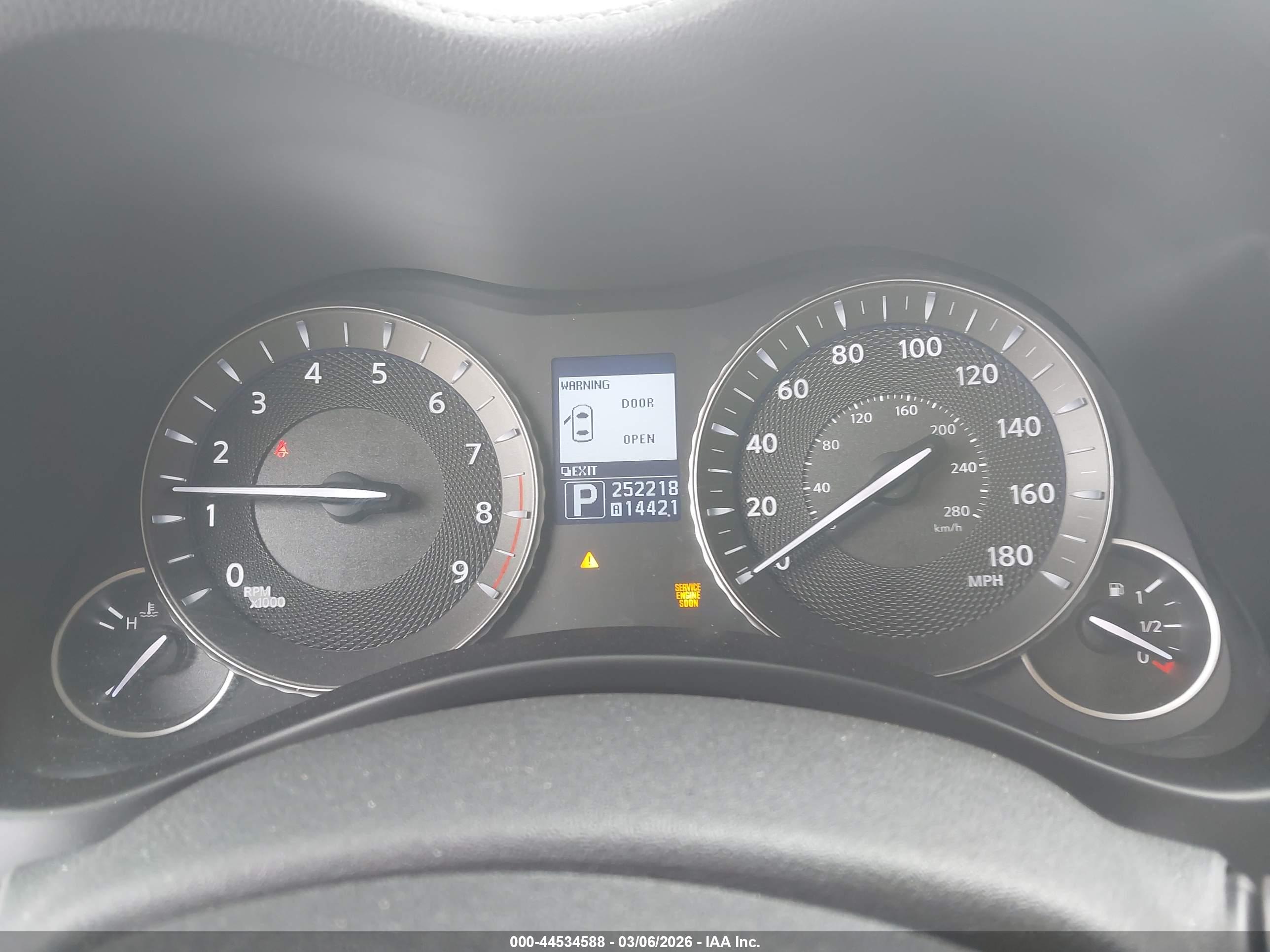 INFINITI M37 image 7