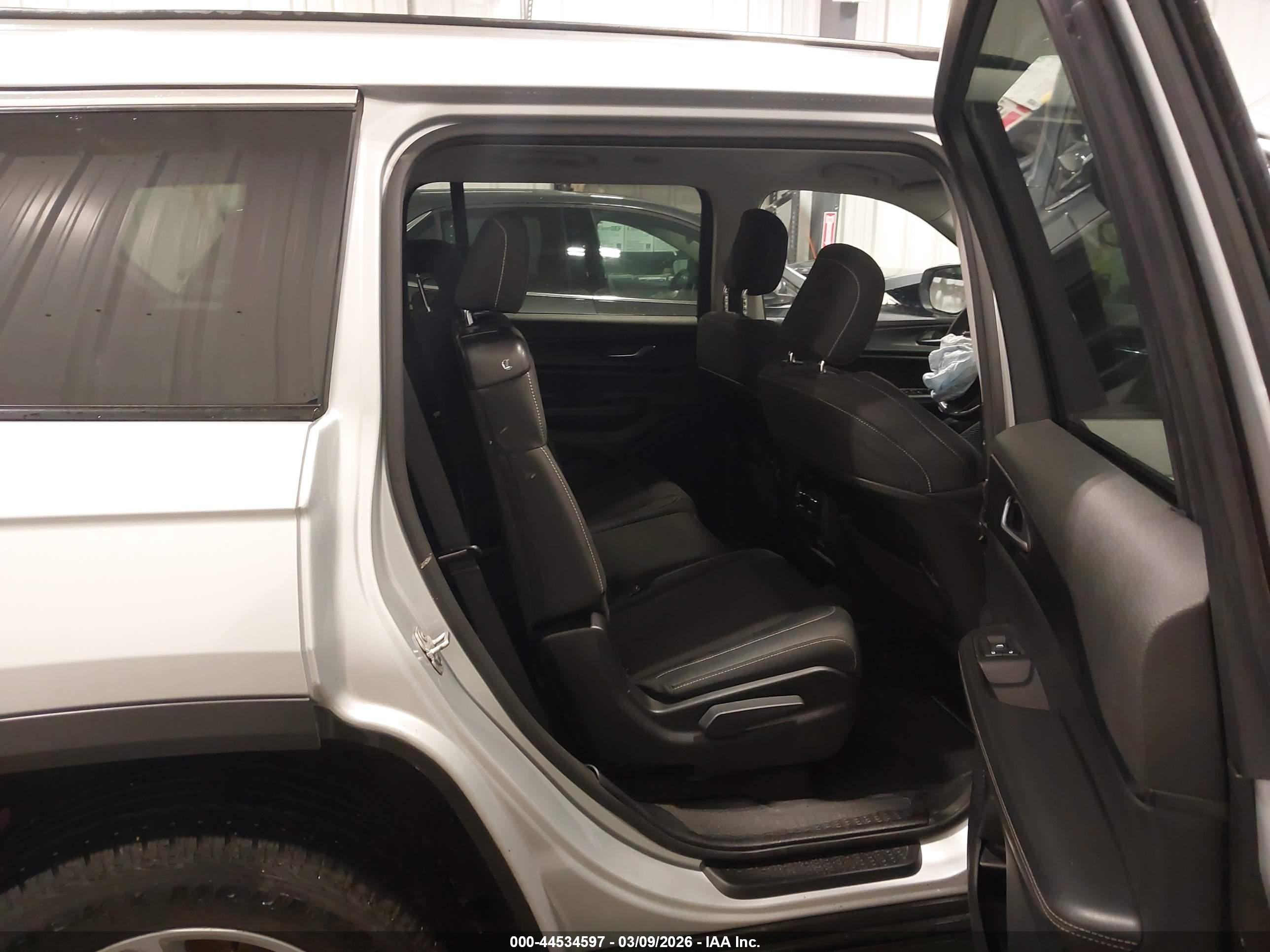 JEEP GRAND image 8