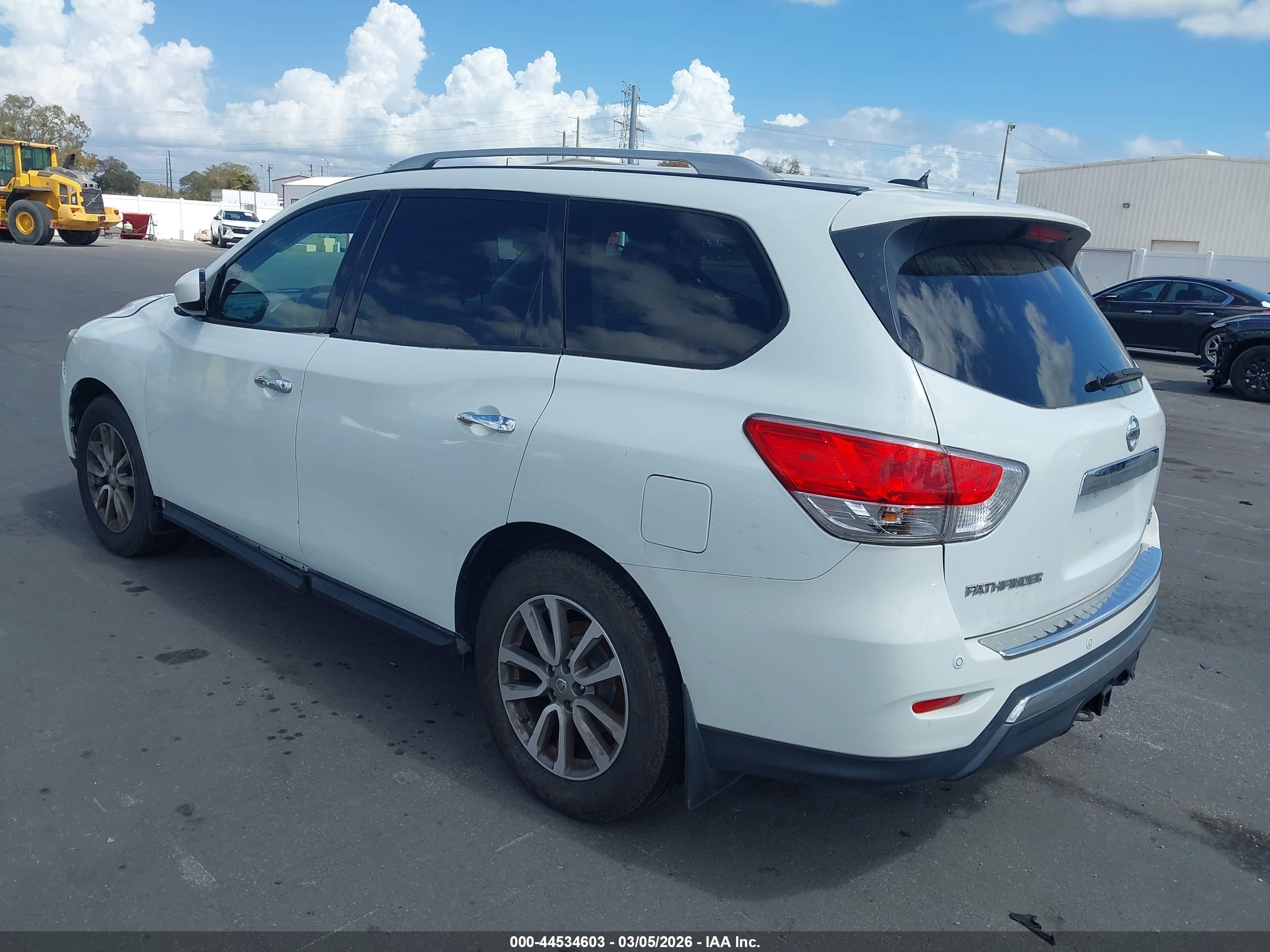 NISSAN PATHFINDER image 3