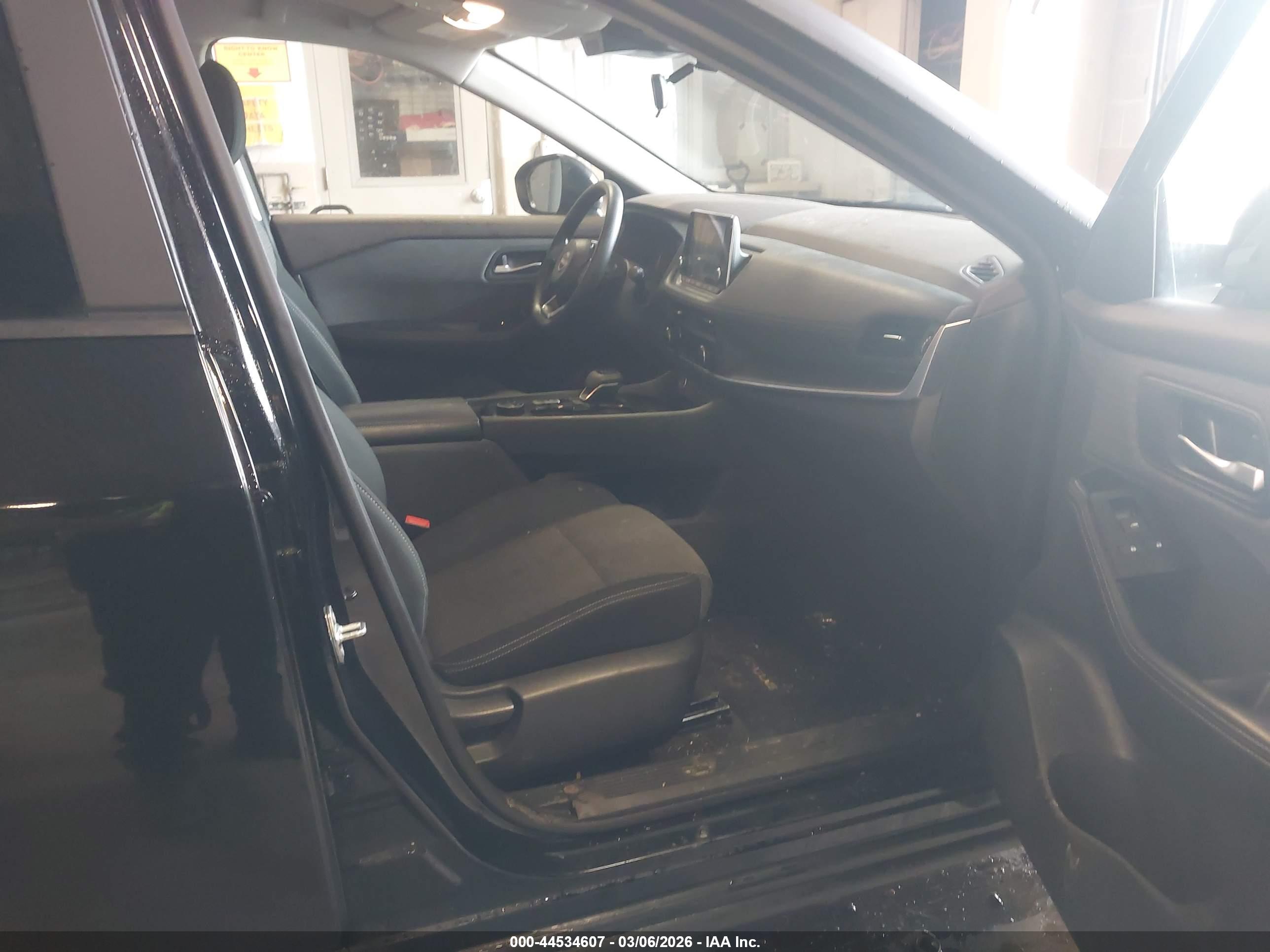 NISSAN ROGUE image 5
