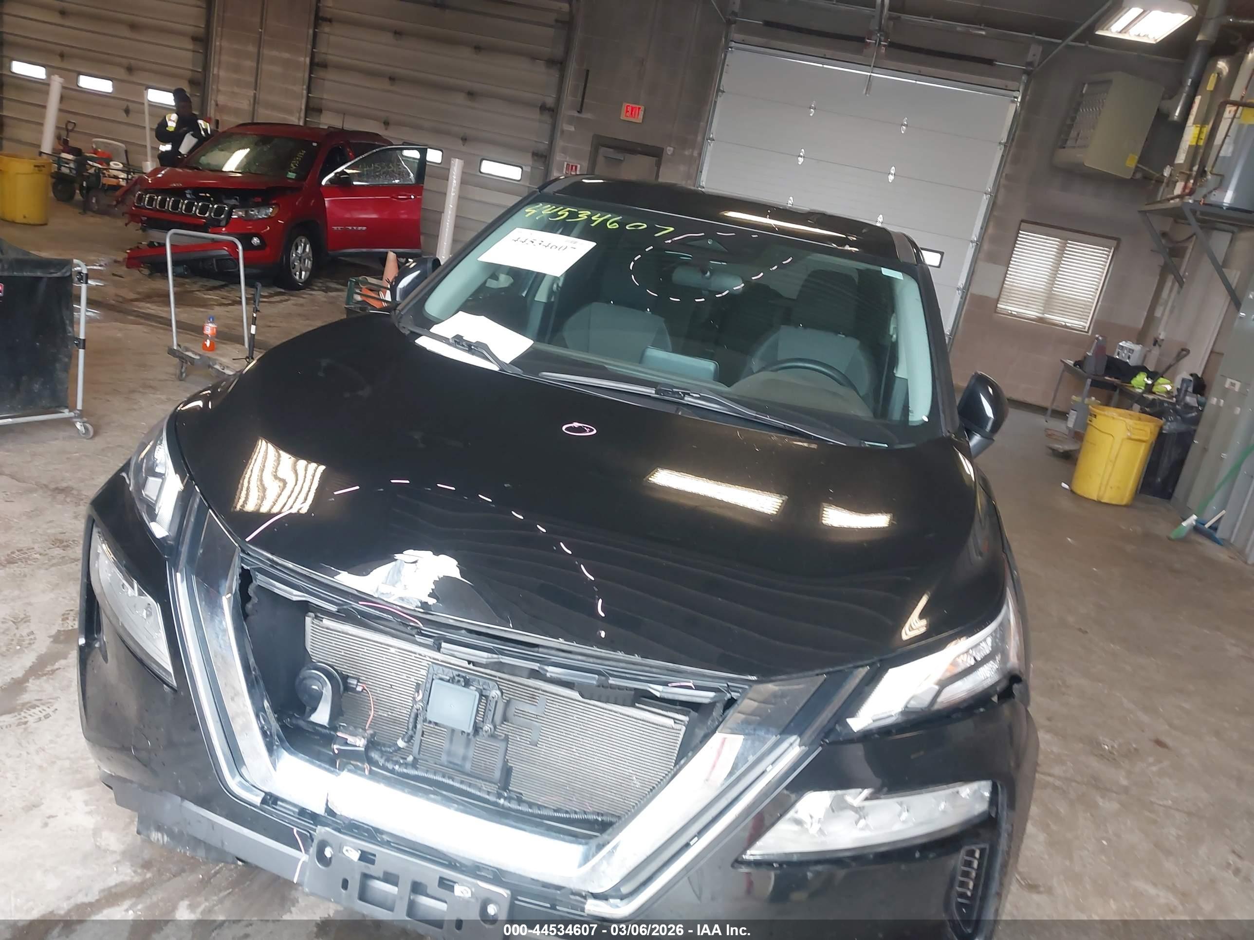NISSAN ROGUE image 6