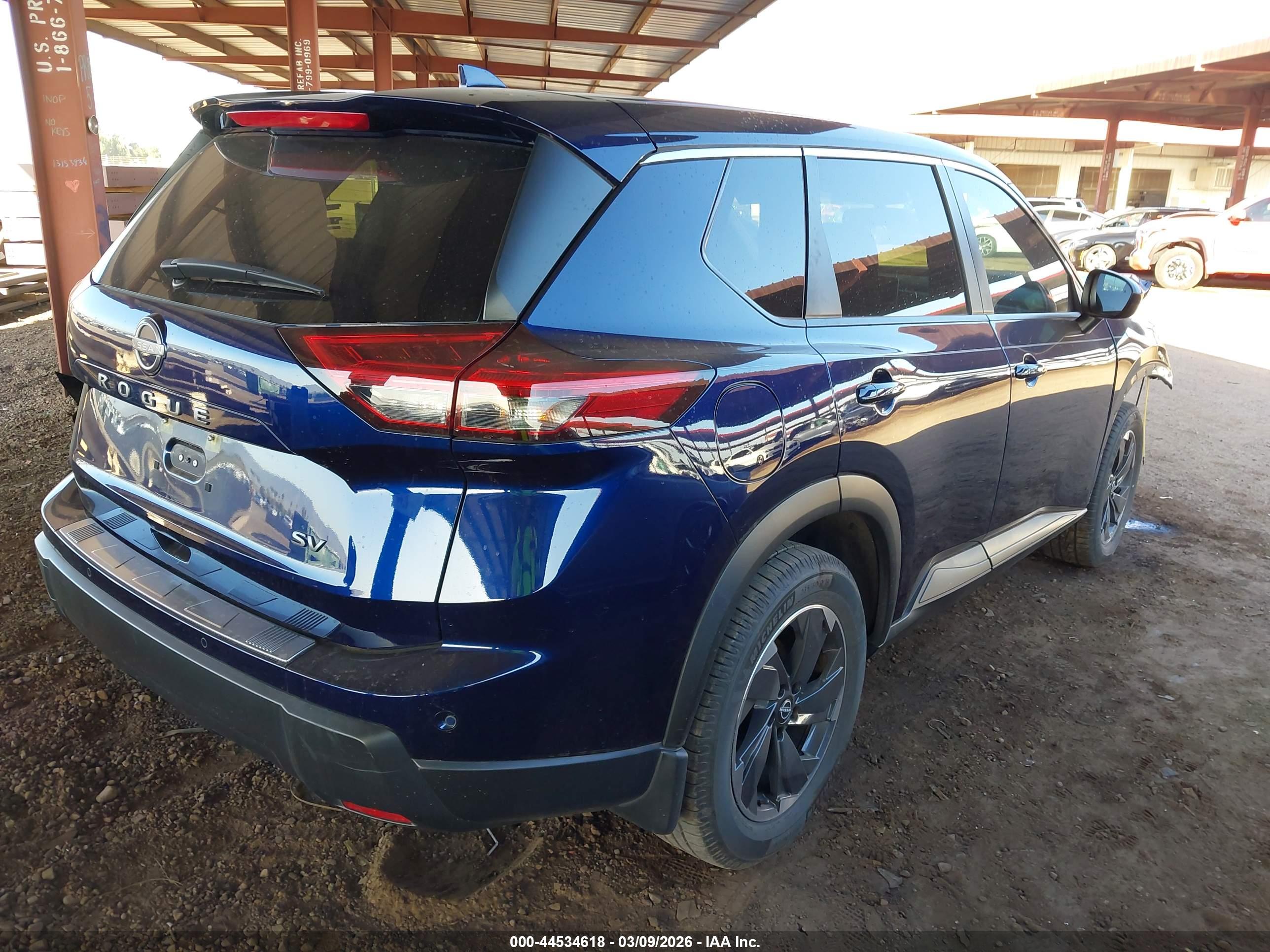 NISSAN ROGUE image 4