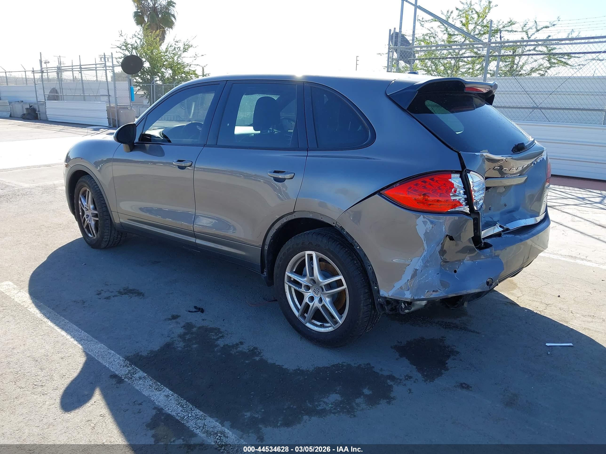 PORSCHE CAYENNE image 3