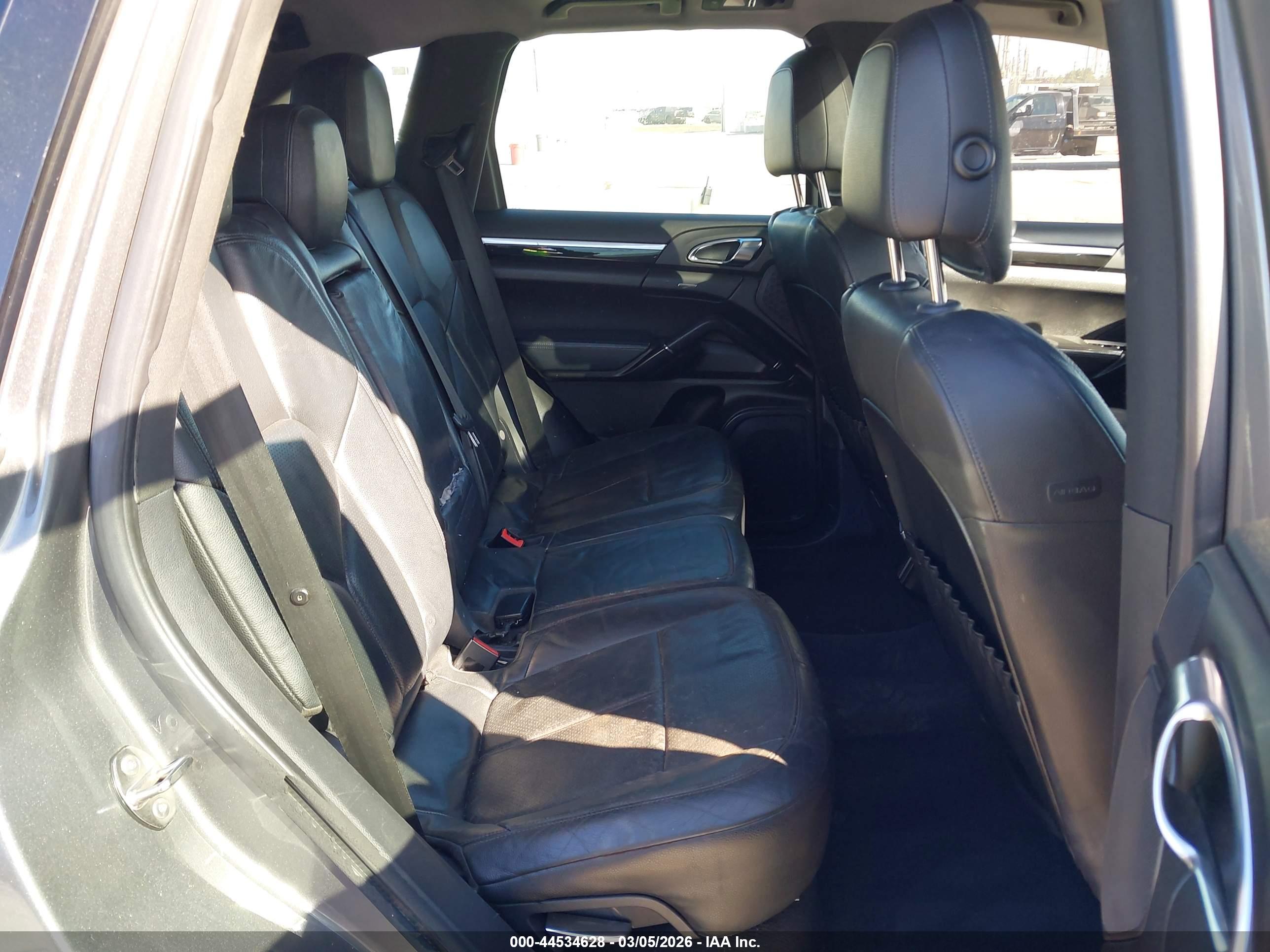 PORSCHE CAYENNE image 8