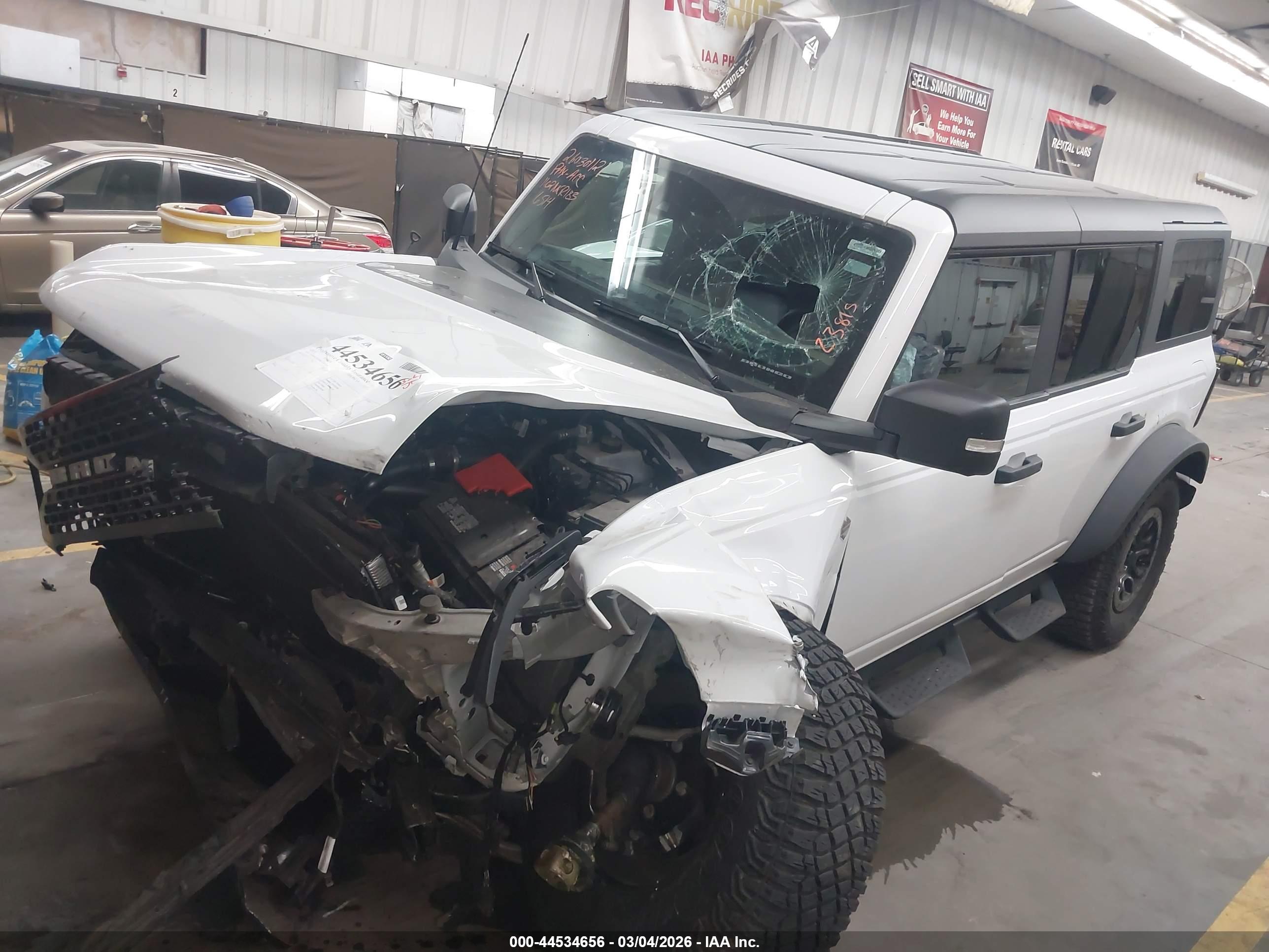 FORD BRONCO image 2