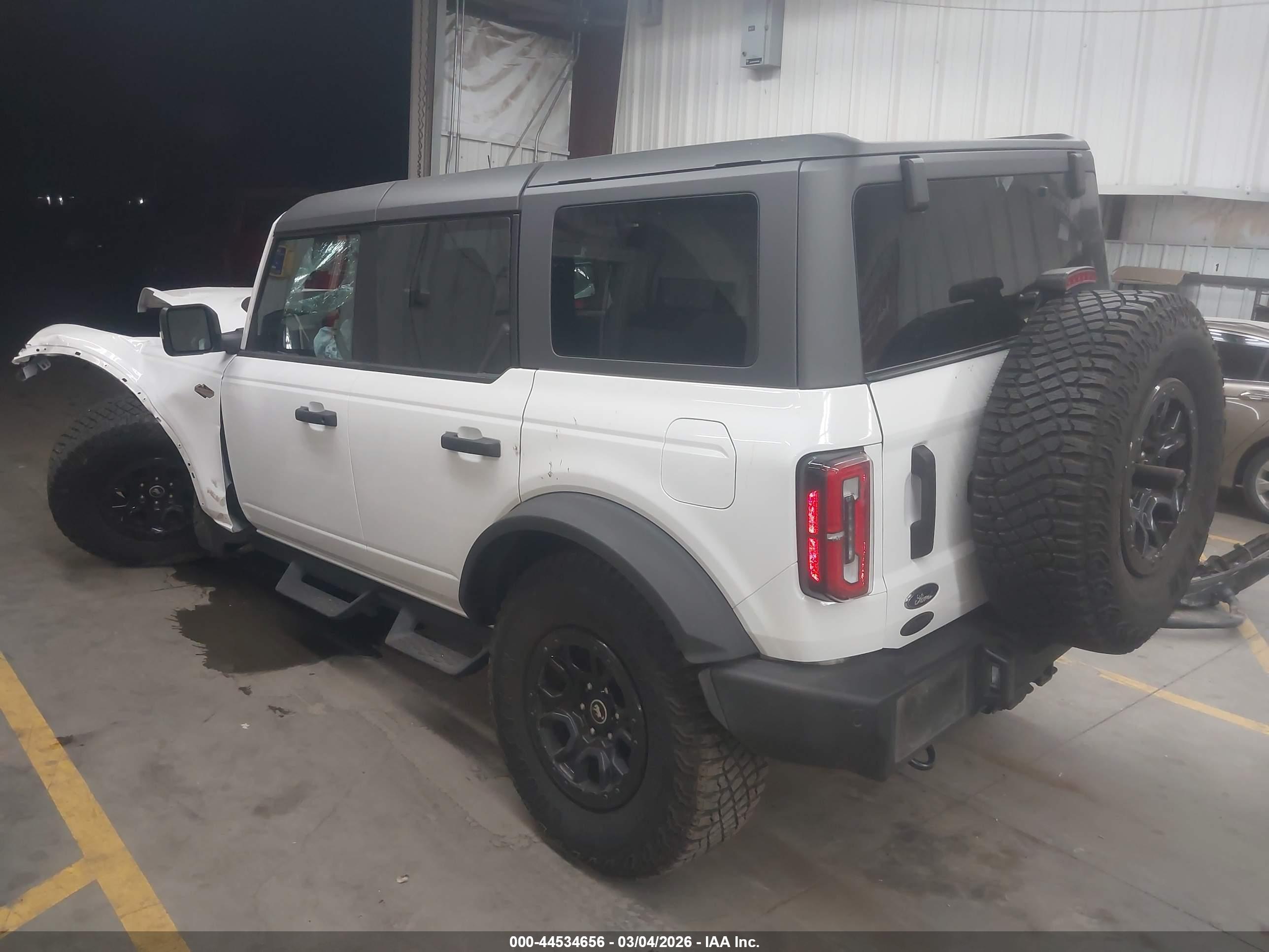 FORD BRONCO image 3