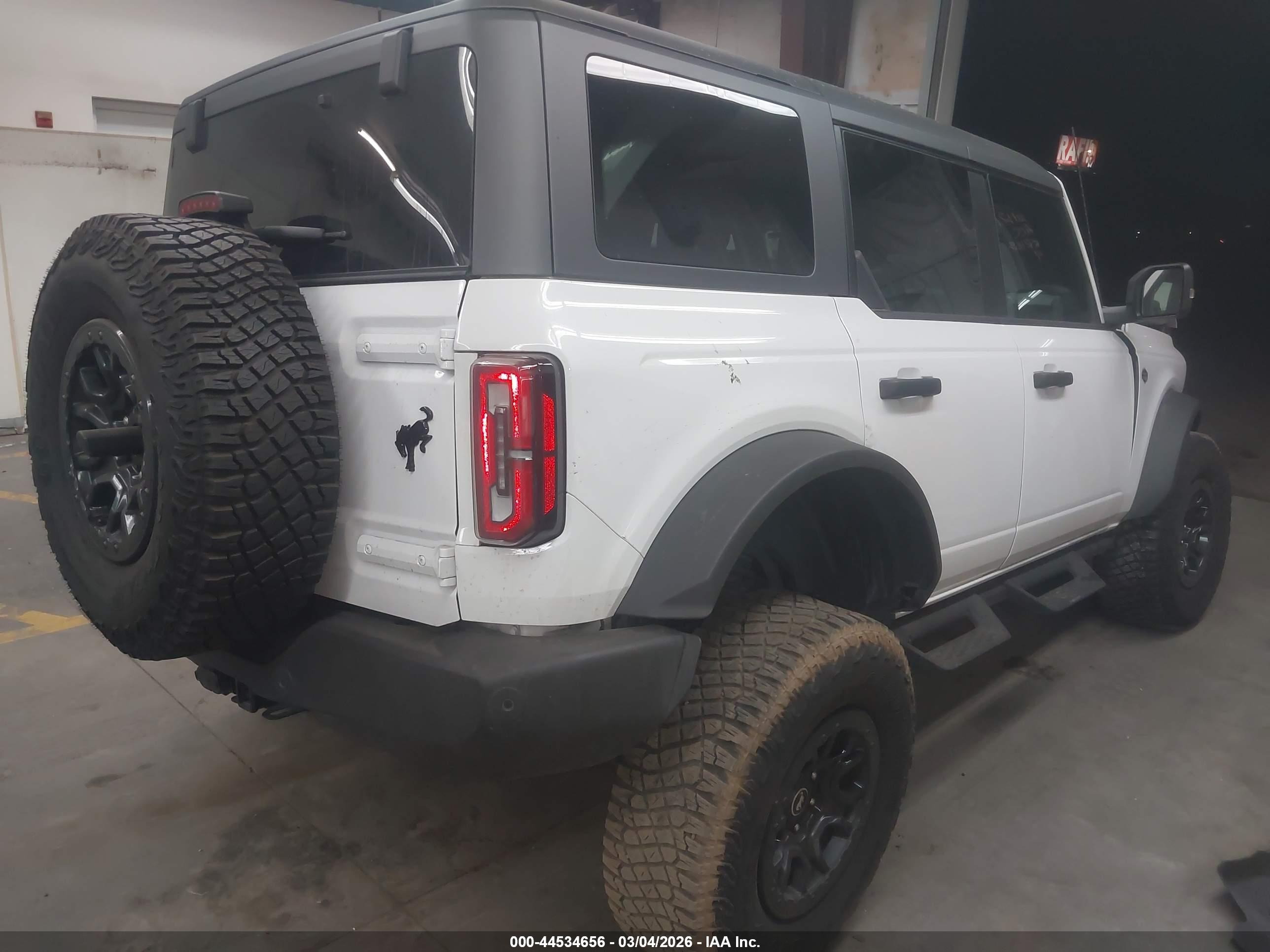 FORD BRONCO image 4