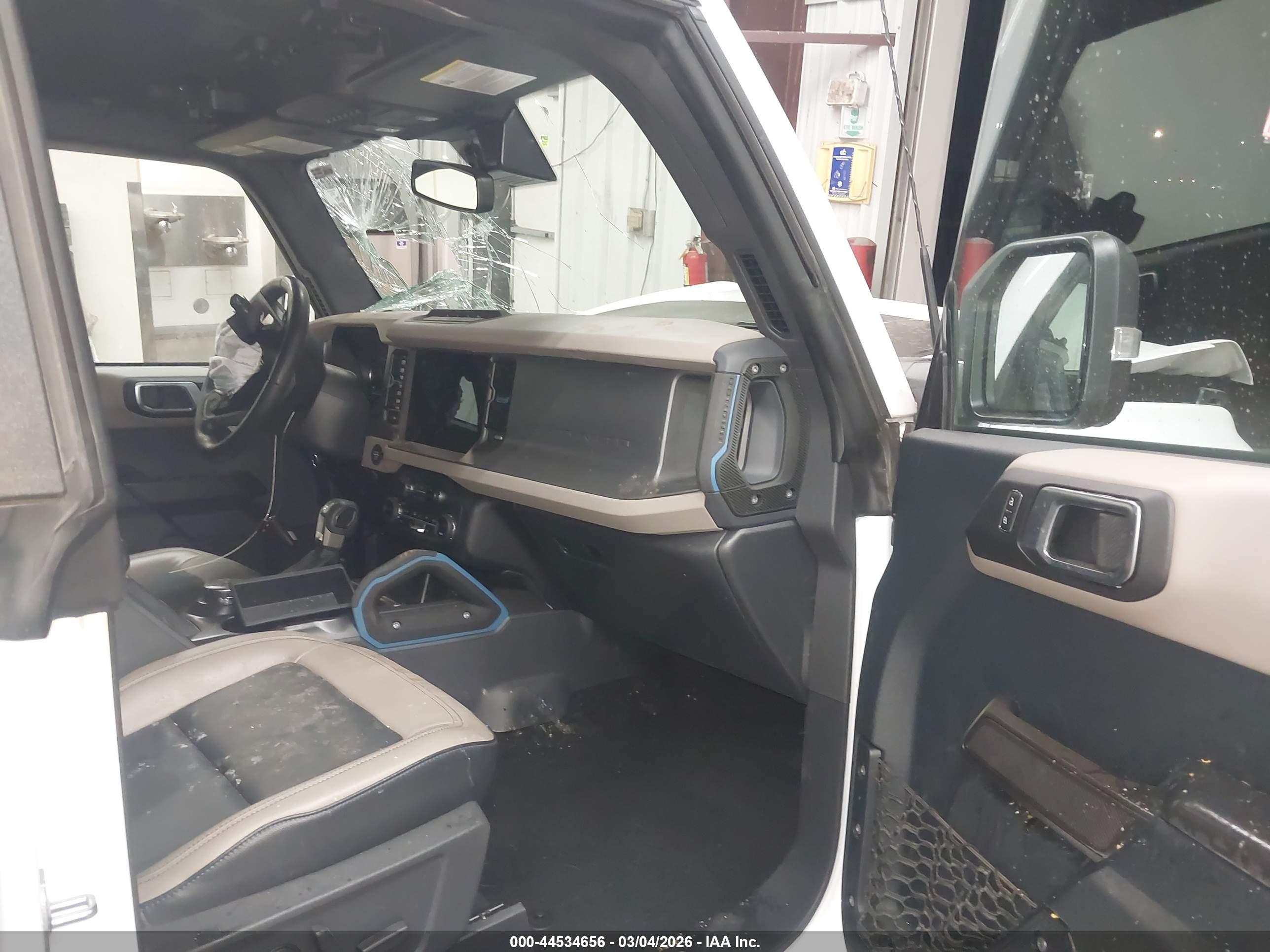 FORD BRONCO image 5