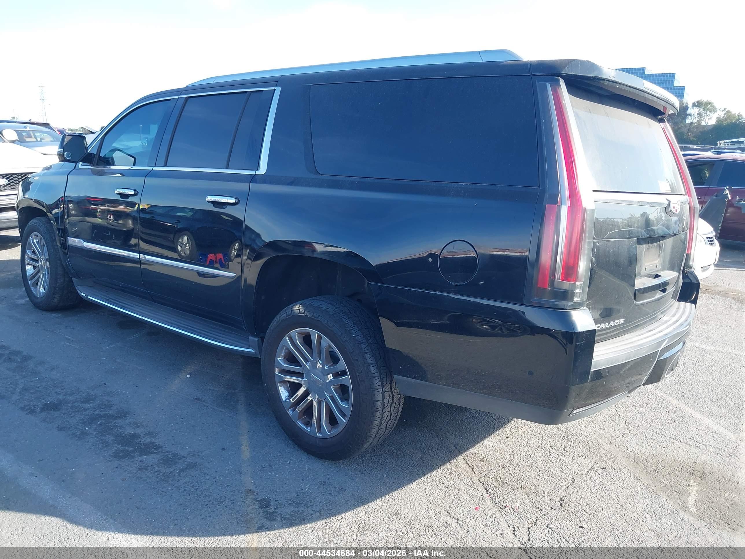 CADILLAC ESCALADE image 3
