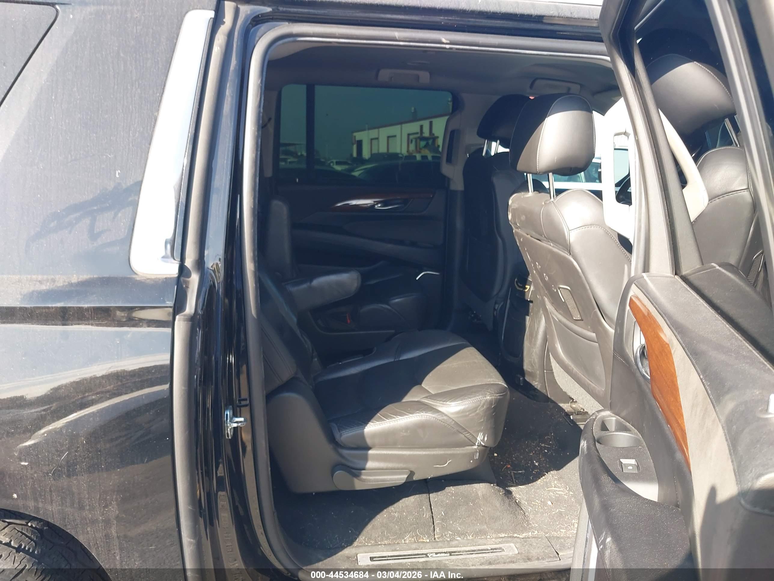 CADILLAC ESCALADE image 8