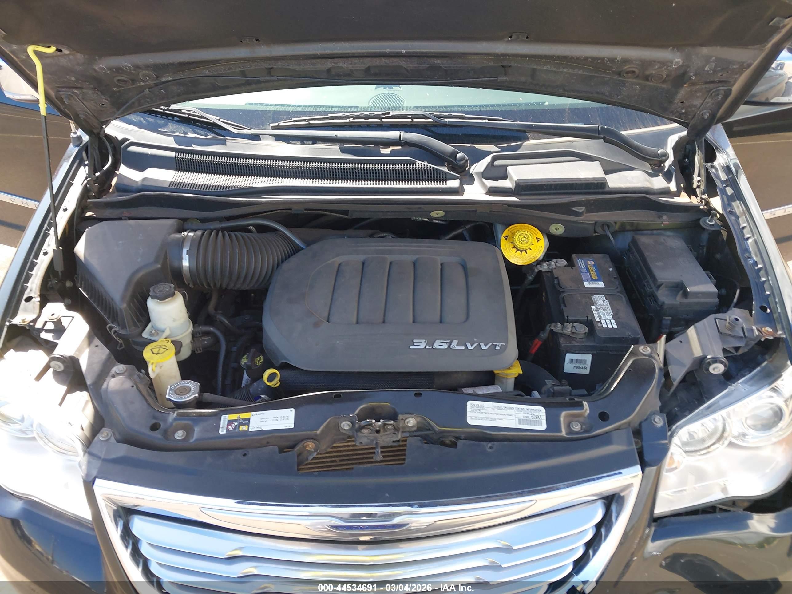 CHRYSLER TOWN image 10