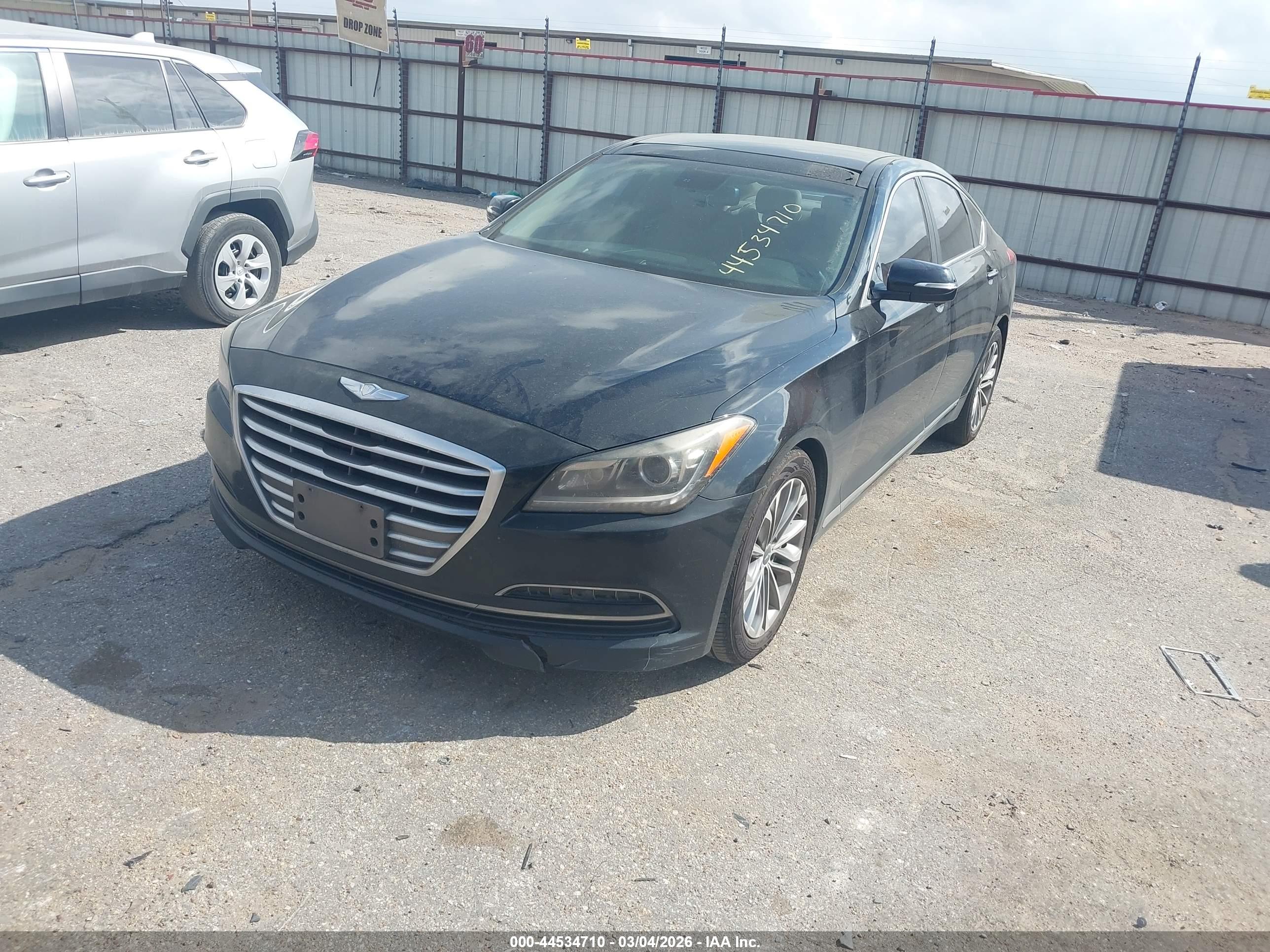 HYUNDAI GENESIS image 2